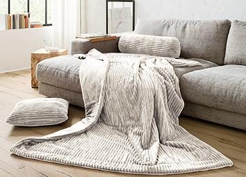 Gözze Wohndecke »Cordoptik« mit Glanzeffekt, Kuscheldecke