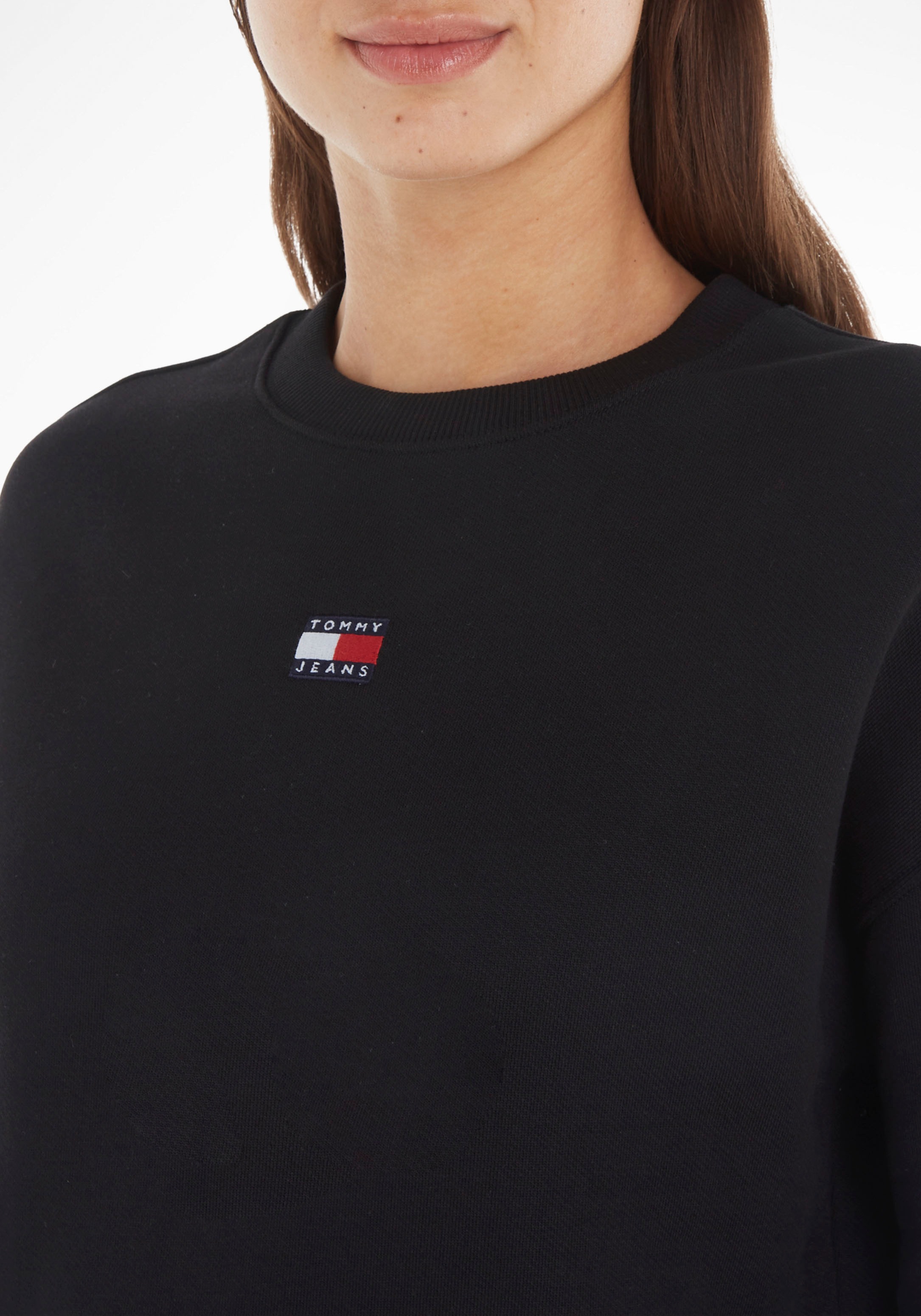 Thumbnail - Tommy Jeans Curve "TJW BXY BADGE CREW EXT"