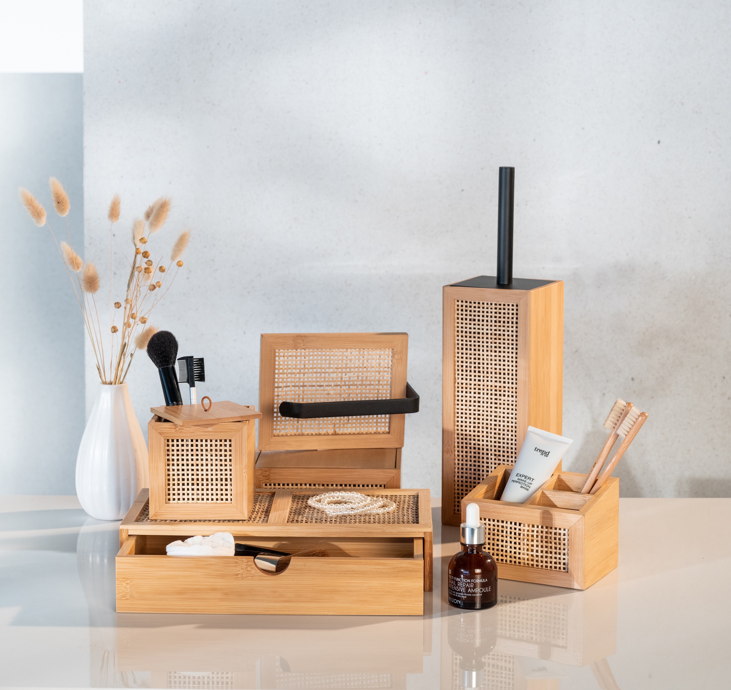 WENKO Toilettenpapierhalter "Allegre" aus Bambus und Rattan günstig online kaufen