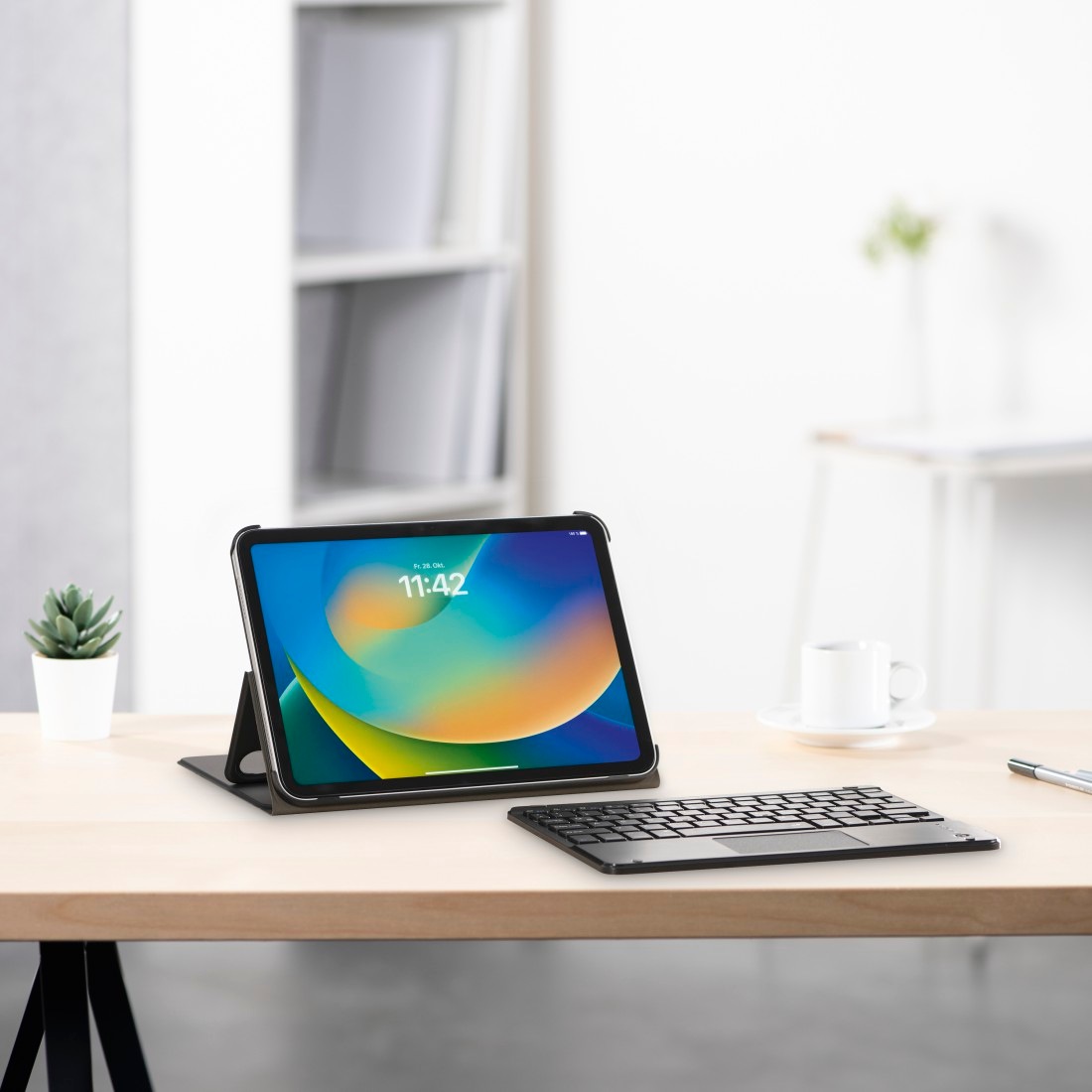Hama Tablet-Hülle »Tablet-Hülle f. iPad Air (10.9"/11“), Bluetooth-Tastatur, Touchpad« Bluetooth-Tastatur, Touchpad, Standfunktion, abnehmbare Tastatur