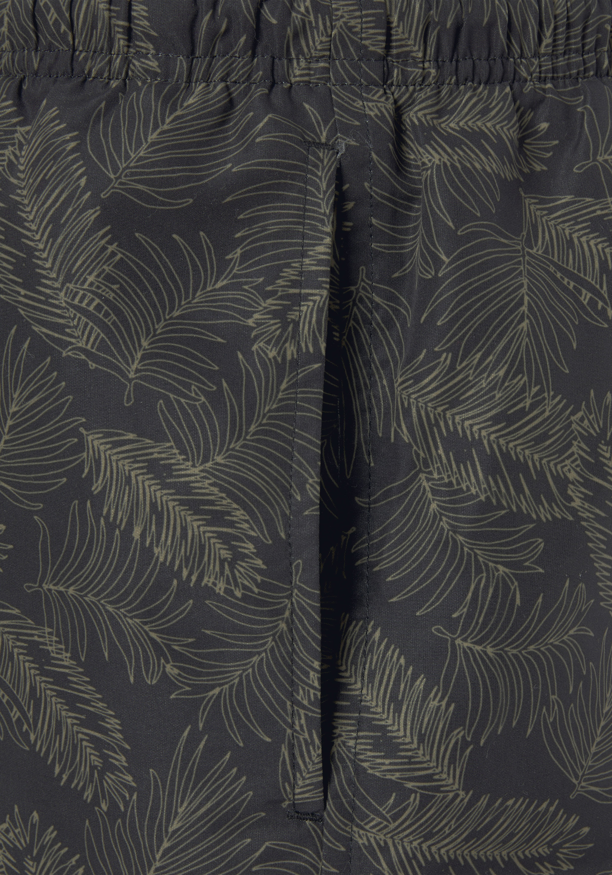 Thumbnail - Bruno Banani Badeshorts, mit floralem Design