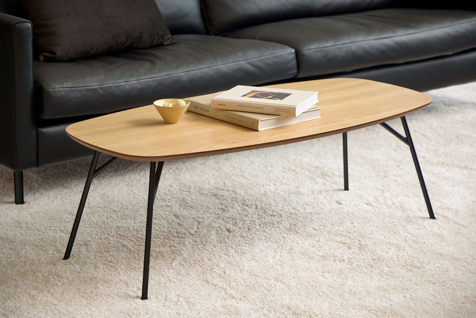 ACTONA GROUP Couchtisch "Caracas", mit Eiche Furnier, geölt, Gestell aus St günstig online kaufen
