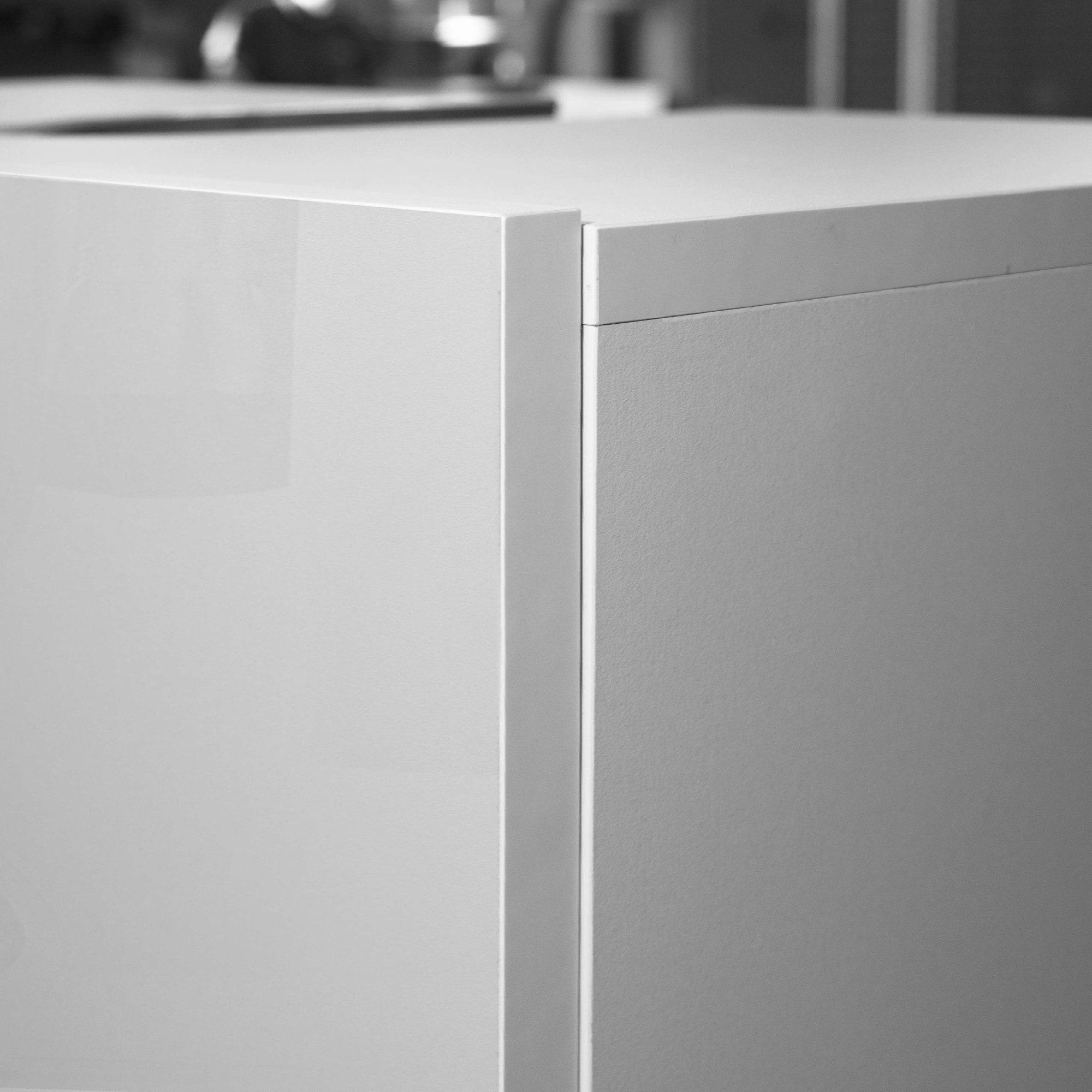 welltime Waschbeckenunterschrank »Vela,Breite 60cm, 2 Türen, 2 Fächer, mit Siphonausschnitt, lackiert« 1 Stk. tlg. Waschbeckenunterschrank,Waschtisch,Design mit schrägen Türen