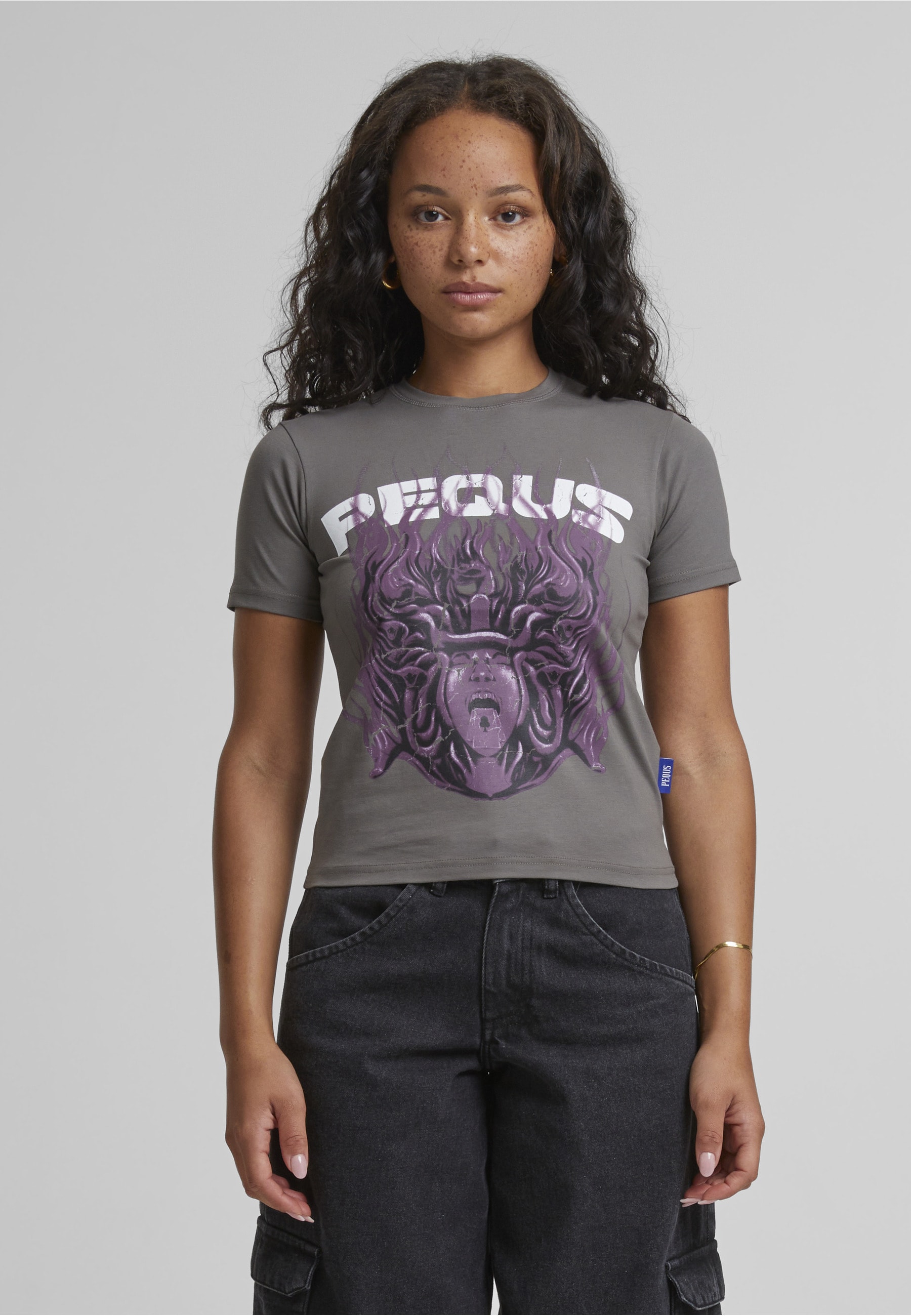 PEQUS T-Shirt »PEQUS PEQUS Fitted Medusa Graphic T-shirt« 1 Stk.