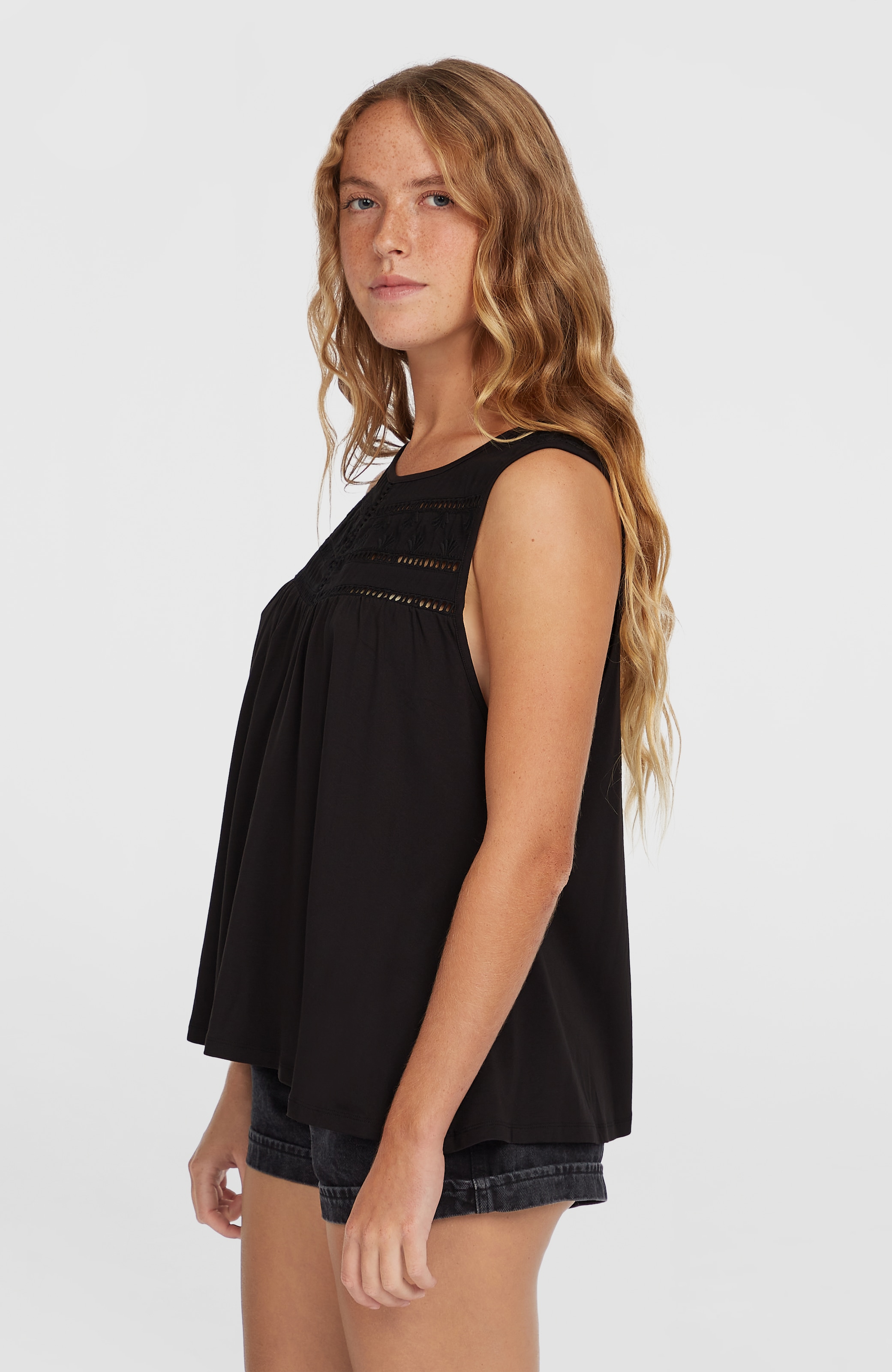 O'Neill Tanktop »ESSENTIALS TOKEENA EMBROIDERY TANK«