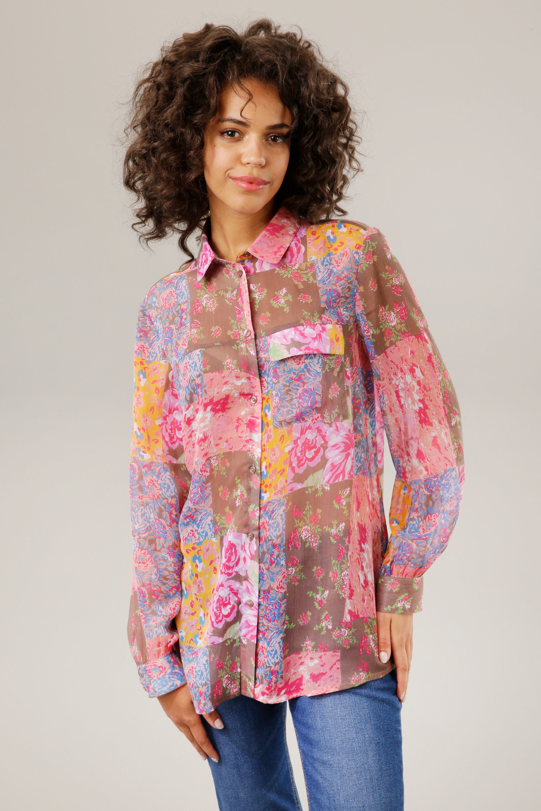 Patch-Dessin mit | CASUAL bunten im Aniston Blumendrucken bestellen Hemdbluse, BAUR