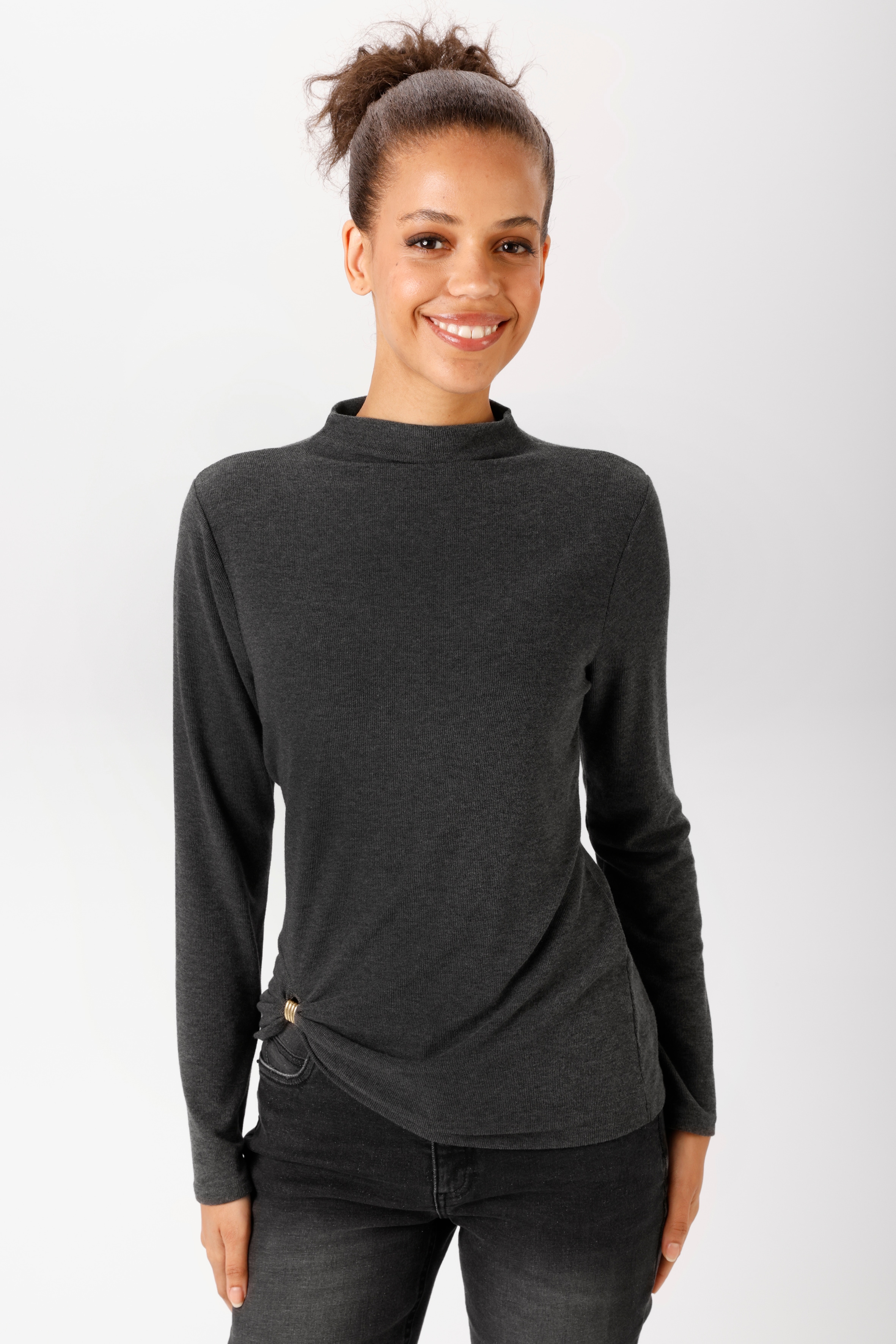 Aniston CASUAL Langarmshirt mit dekorativer Schnalle am Saum - NEUE KOLLEKTION