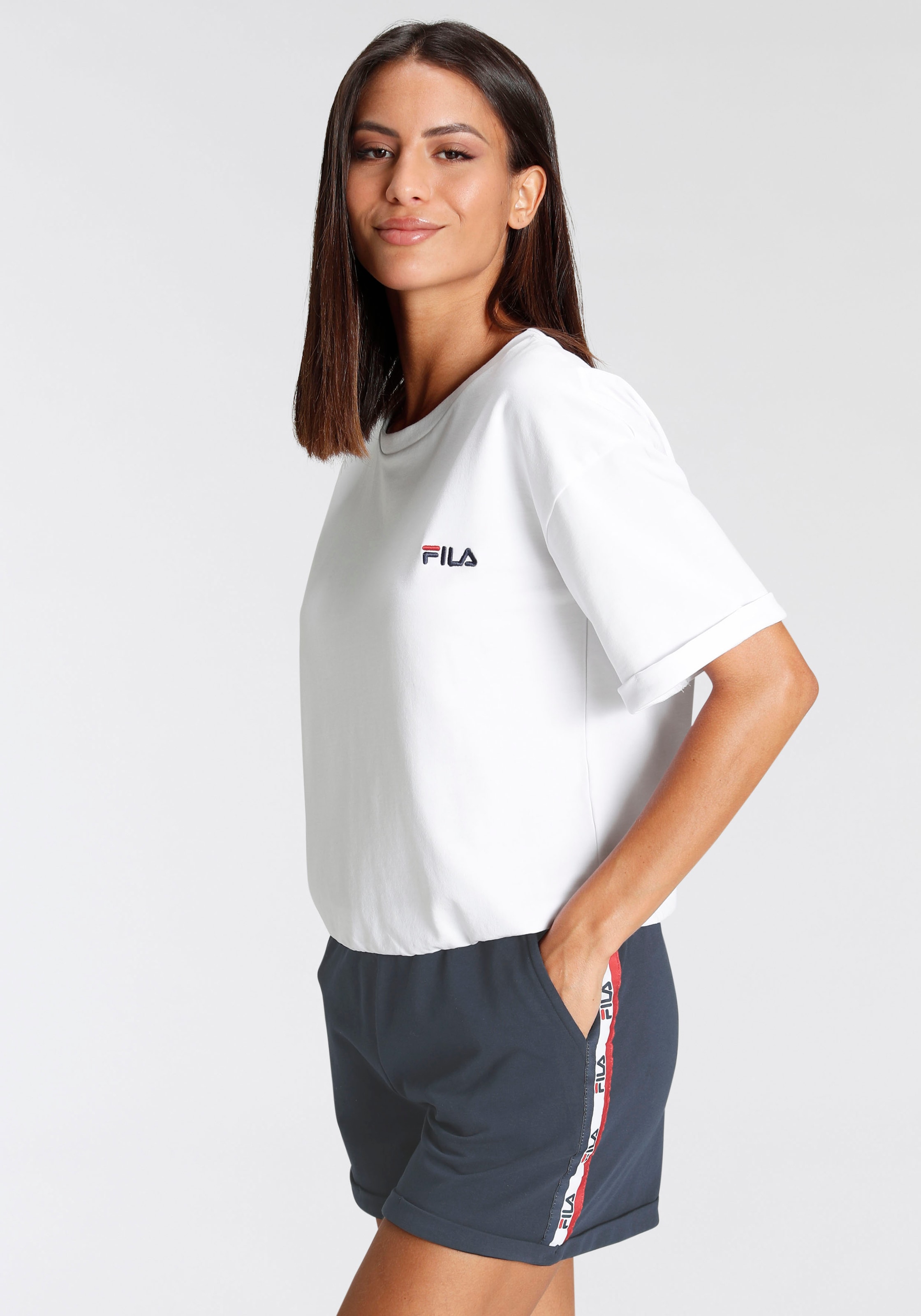 Fila Shorty, (Set, 2 tlg.), mit Brust-Logo und kontrastiertem Logo-Band seitlich an der Hose