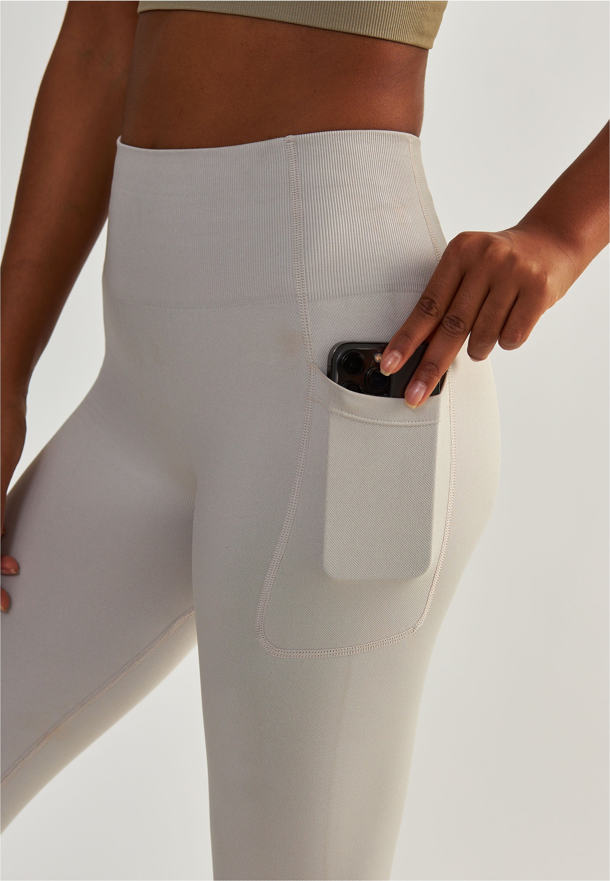 BeShaped Sporthose »Lift Me Up«, (1 tlg.), mit atmungsaktiver Eigenschaft