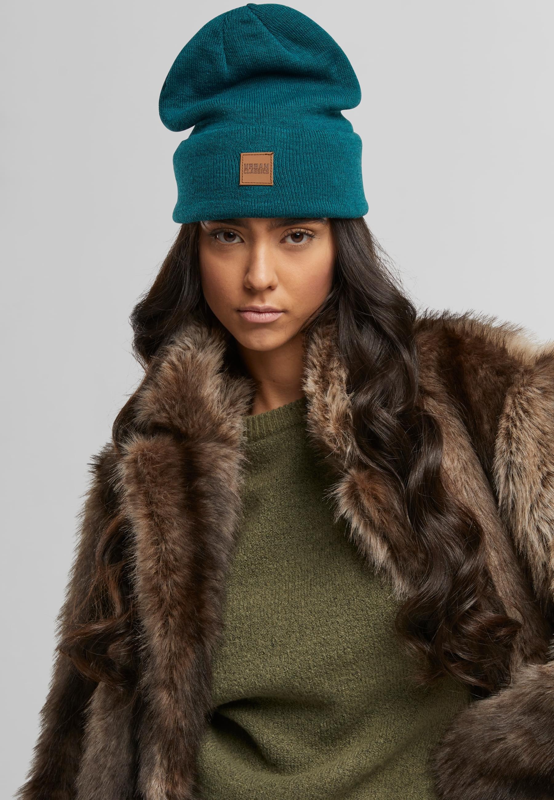 URBAN CLASSICS Beanie »Urban Classics Unisex Synthetic Leatherpatch Long Beanie«, (1 St.)