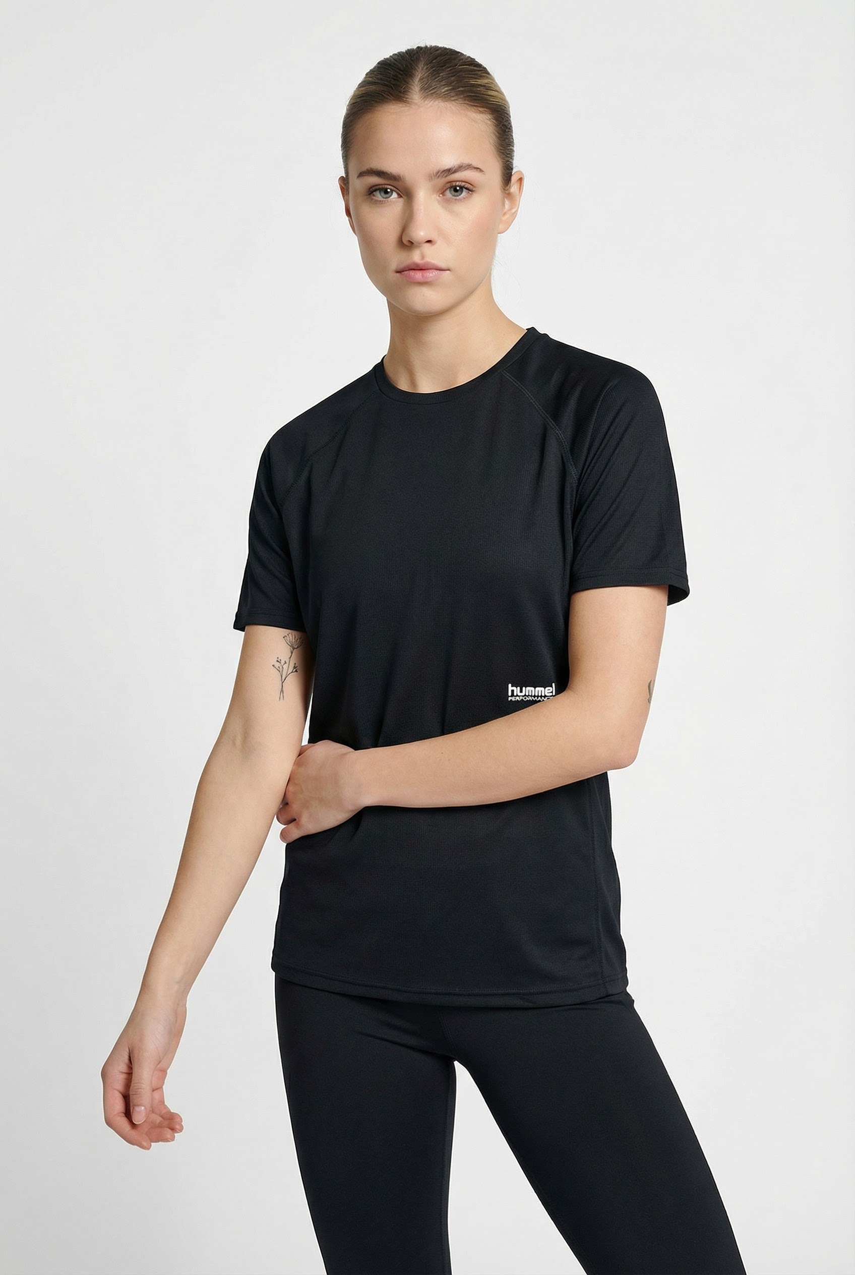 hummel Trainingsshirt "HMLPULSE WORKOUT T-SHIRT S/S" mit dekorativem Print, atmungsaktiv, schnelltrocknend, aus Jerseystoff