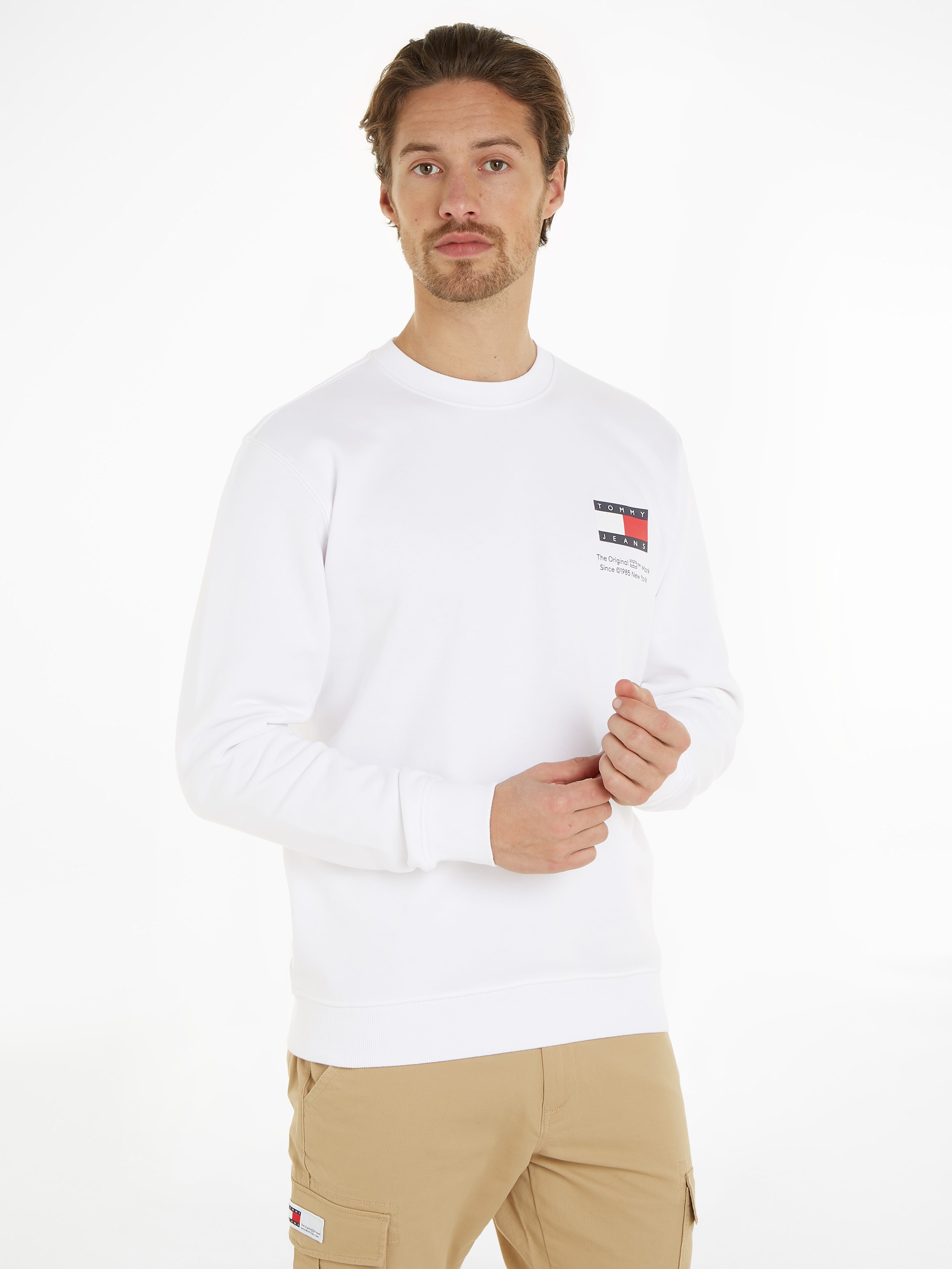 Sweatshirt »TJM REG ESSENTIAL FLAG CNECK EXT«, Rundhals-Sweatshirt mit Logo