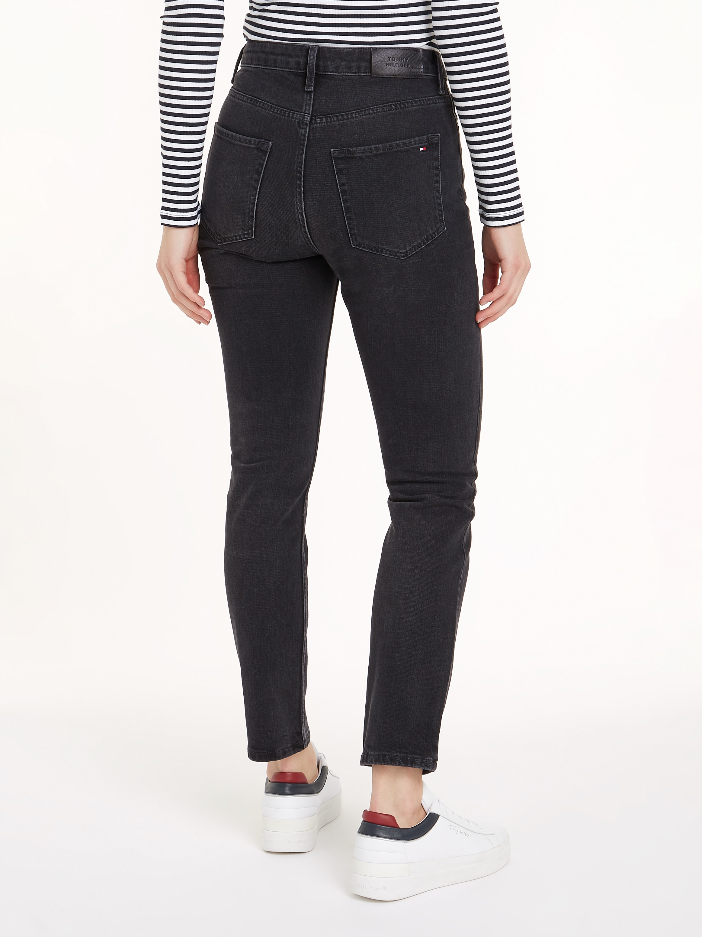 Tommy Hilfiger Slim-fit-Jeans »SLIM CIGARETTE HW A DARK BLUE«, mit Tommy Hilfiger Logo-Badge