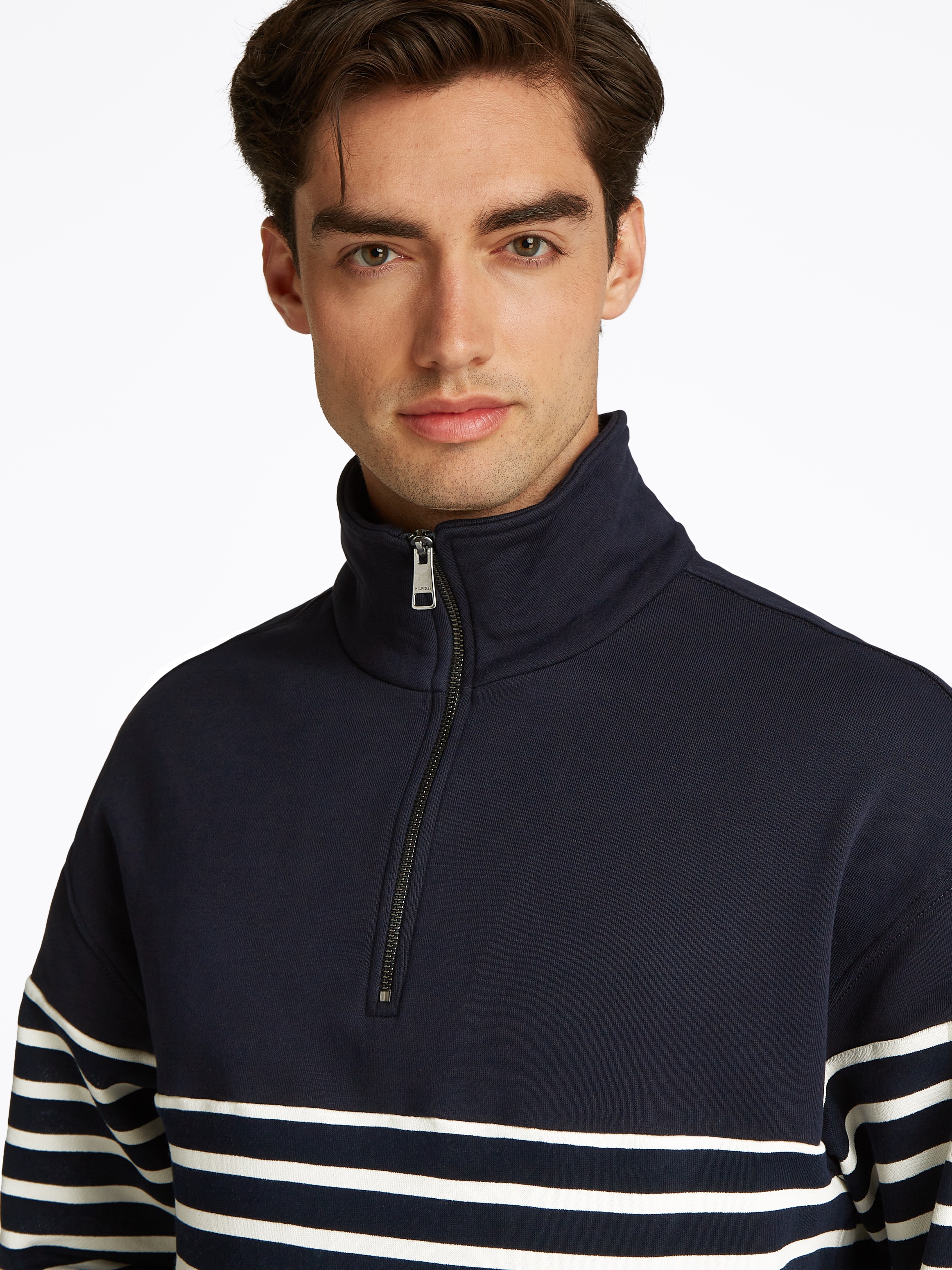 Tommy Hilfiger Sweatshirt »PLACED STRIPE 1/4 ZIP«, Mit Rundhalsausschnitt