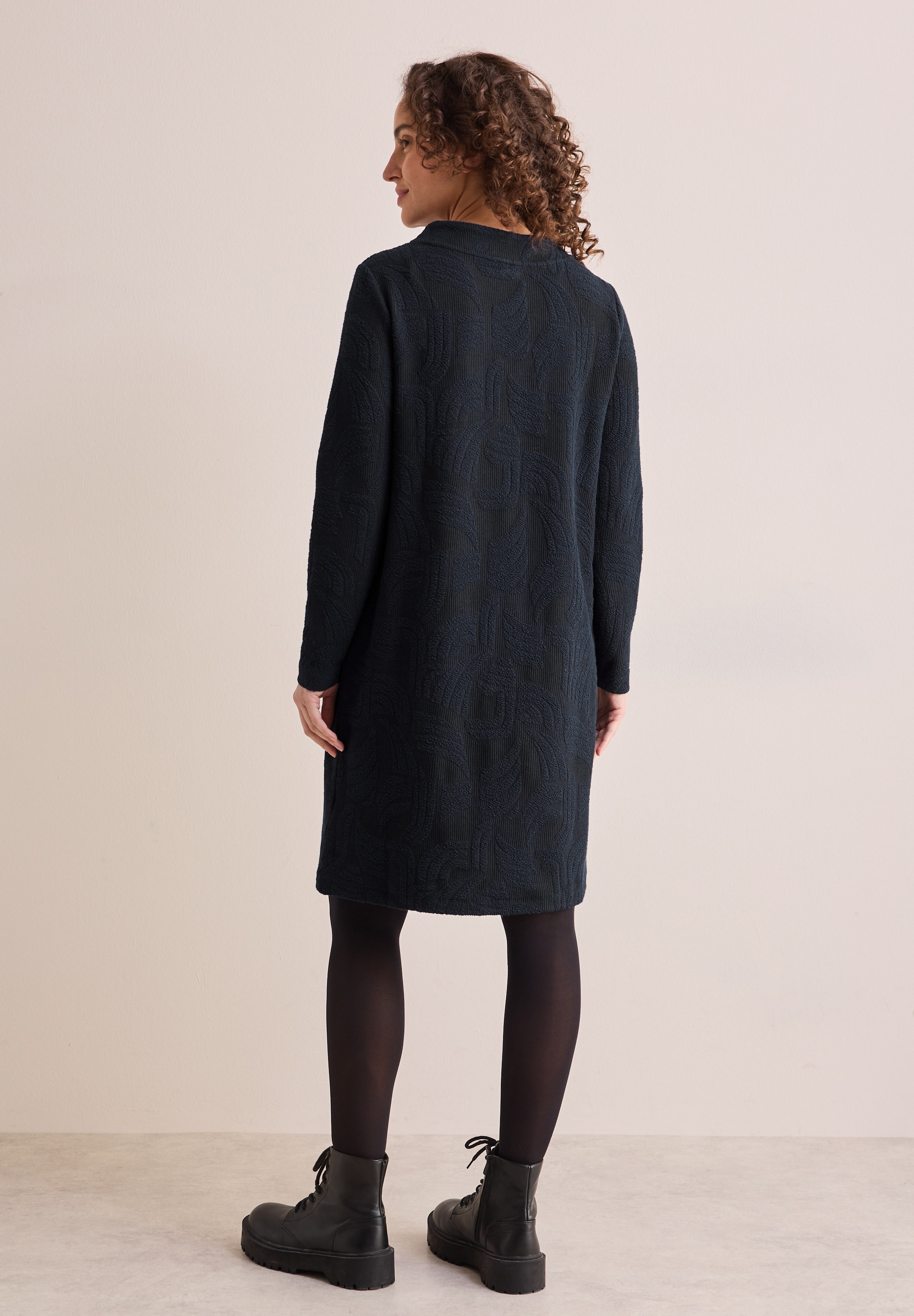 Cecil Midikleid, knielang