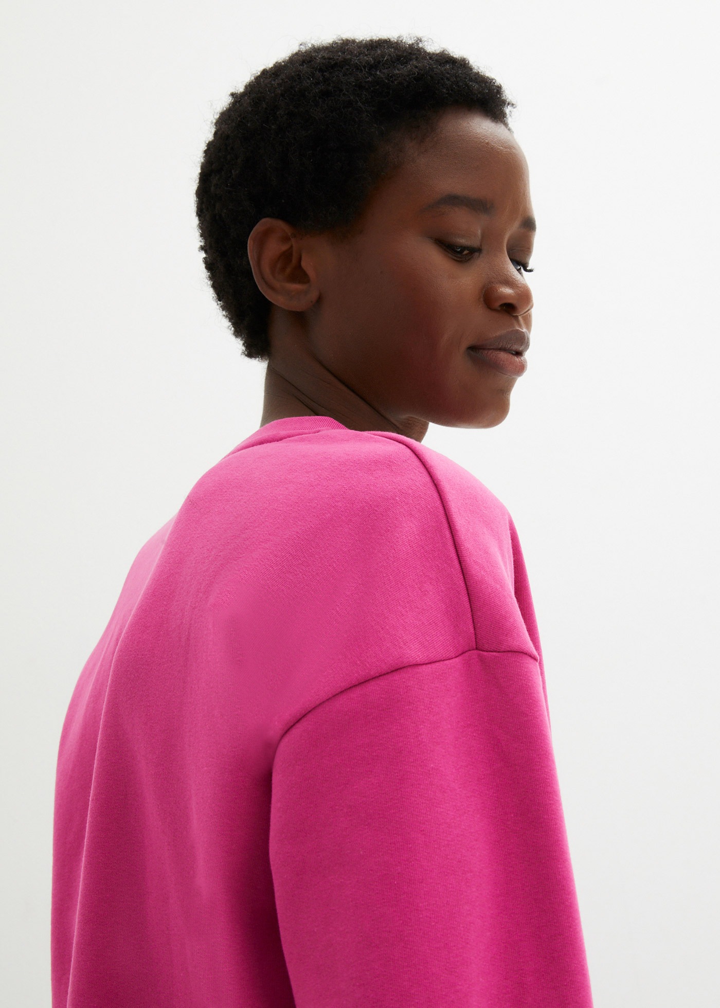 Thumbnail - bonprix Sweatshirt "Sweatshirt mit Stickerei", lässig geschnittene Passform, bestickte Optik, ohne Verschluss