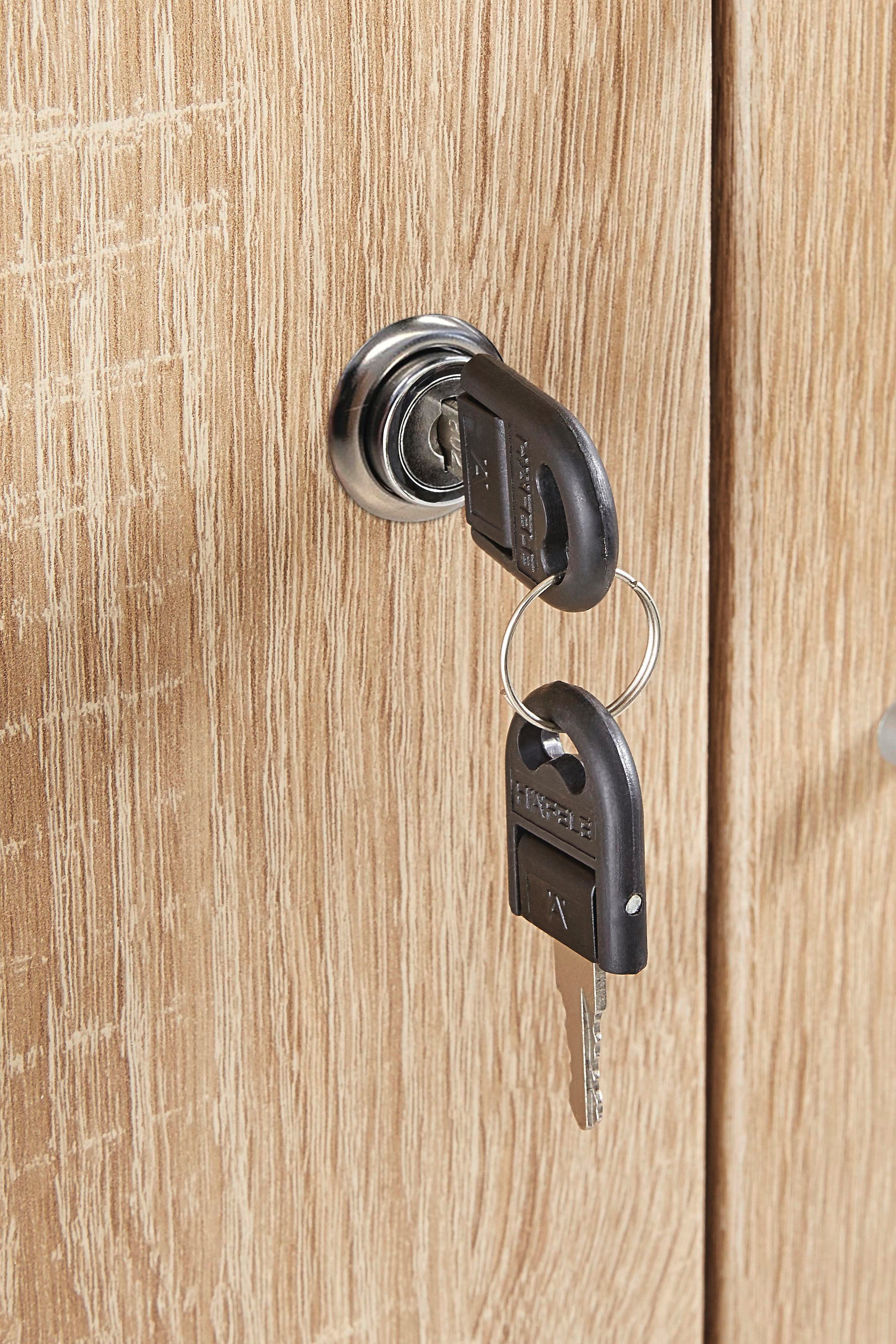 rauch Kleiderschrank »Schrank Garderobe Garderobenschrank Putzschrank Wäscheschrank BERGHEIM« Breite/Höhe/Tiefe: 91/197/54 cm,  viel Stauraum, abschließbar mit gesamt 4 Schlüsseln, MADE IN GERMANY