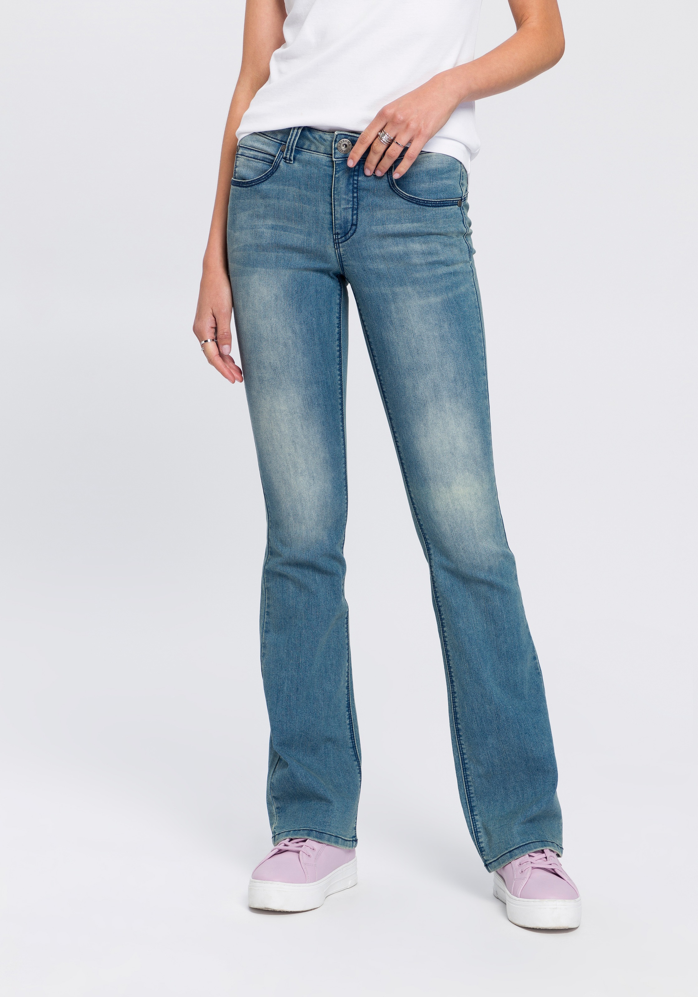 Arizona Bootcut-Jeans "Shaping", bootcut, Kontrastnähte, Used-Look-Waschung günstig online kaufen