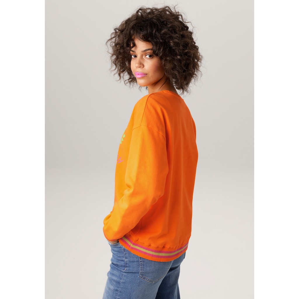 Aniston CASUAL Sweatshirt, Frontdruck mit abstrakter Seerose und Schriftzug - NEUE KOLLEKTION