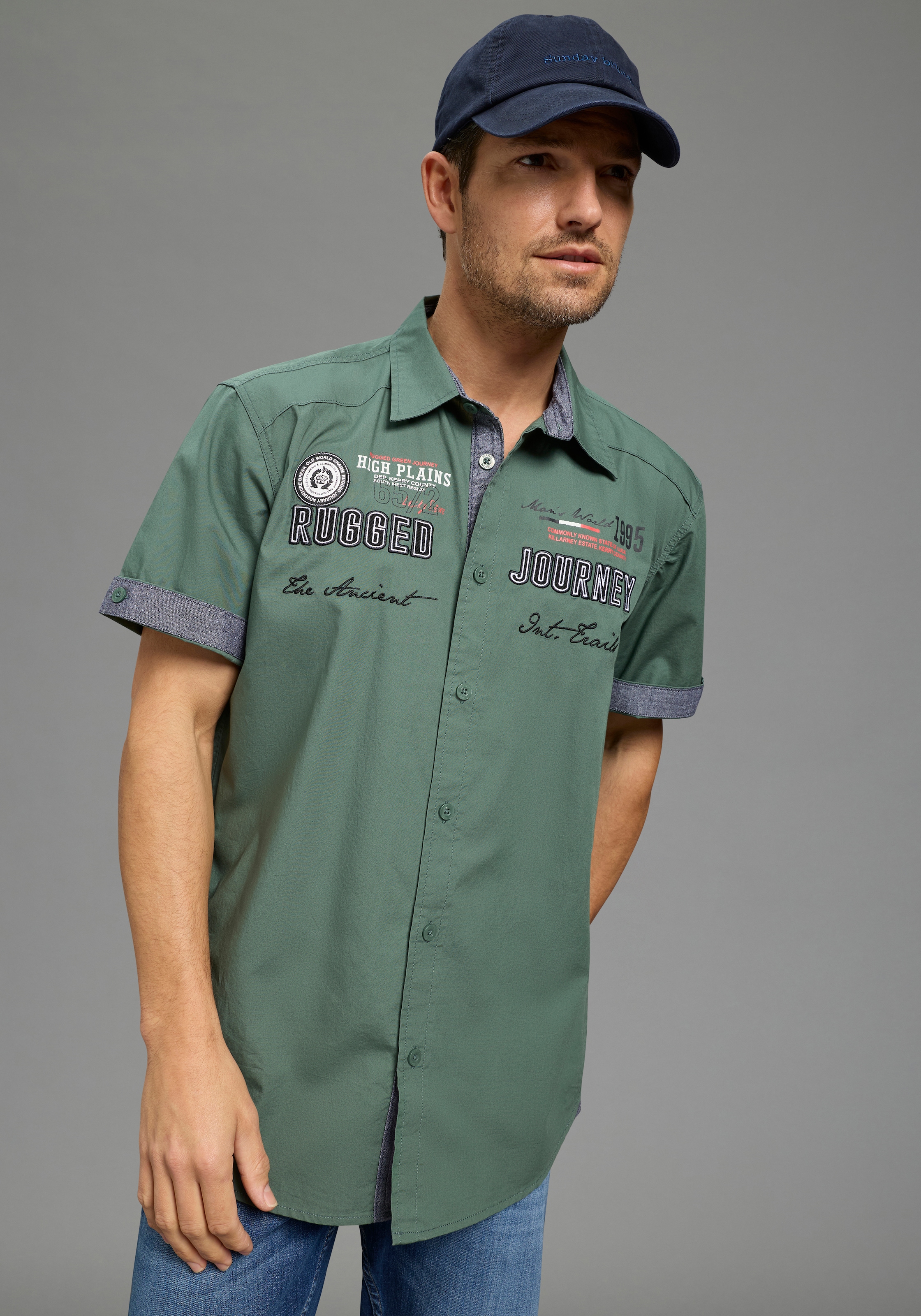 Mans World Kurzarmhemd mit Print und Aufnähern günstig online kaufen