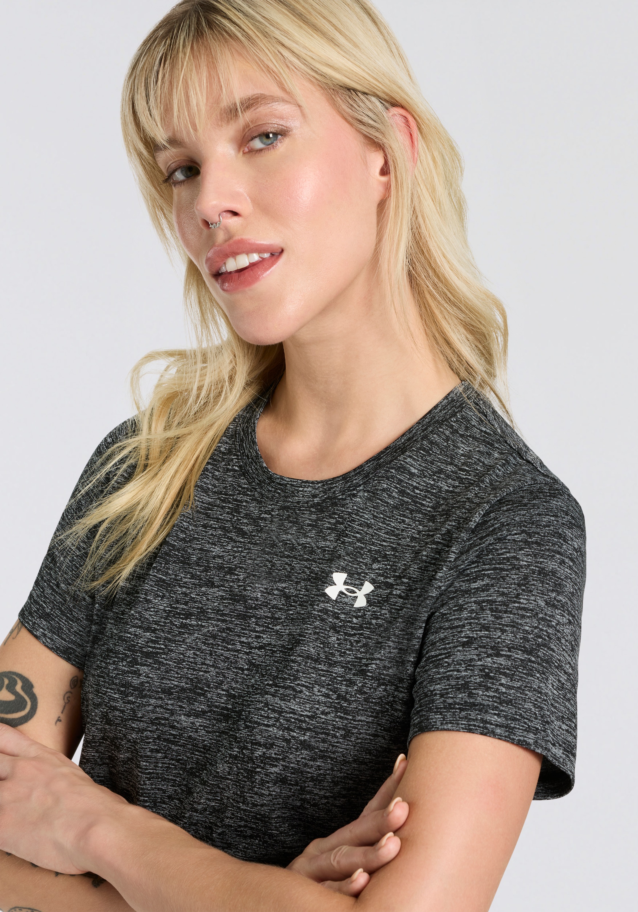 Thumbnail - Under Armour Trainingsshirt "TECH SSC- TWIST" Kurzarm-Design, normale Schnittform, Rundhalsausschnitt