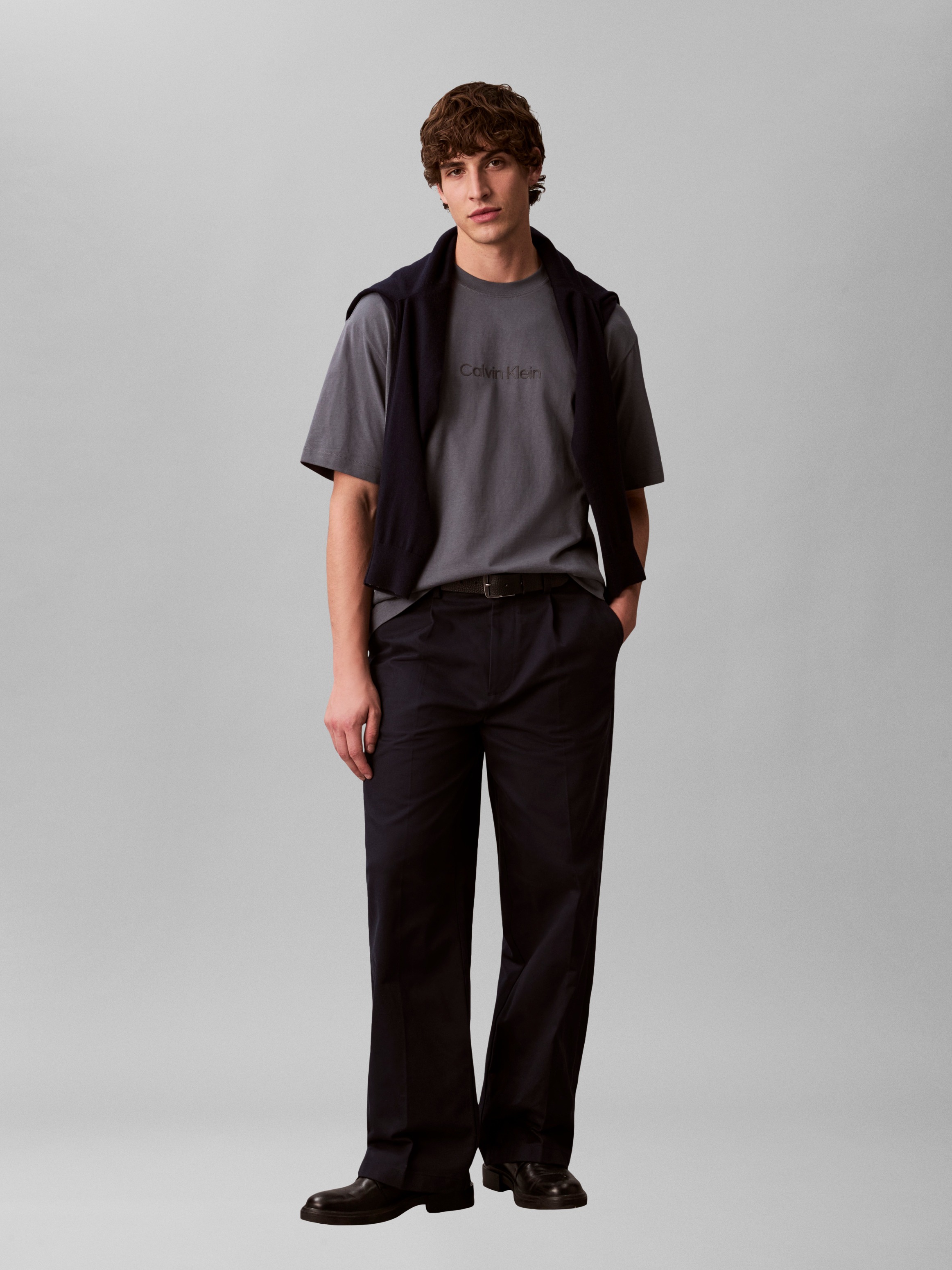 Calvin Klein T-Shirt »SS RLXD STANDARD LOGO CREWNK TEE« Rundhalsausschnitt, relaxed fit
