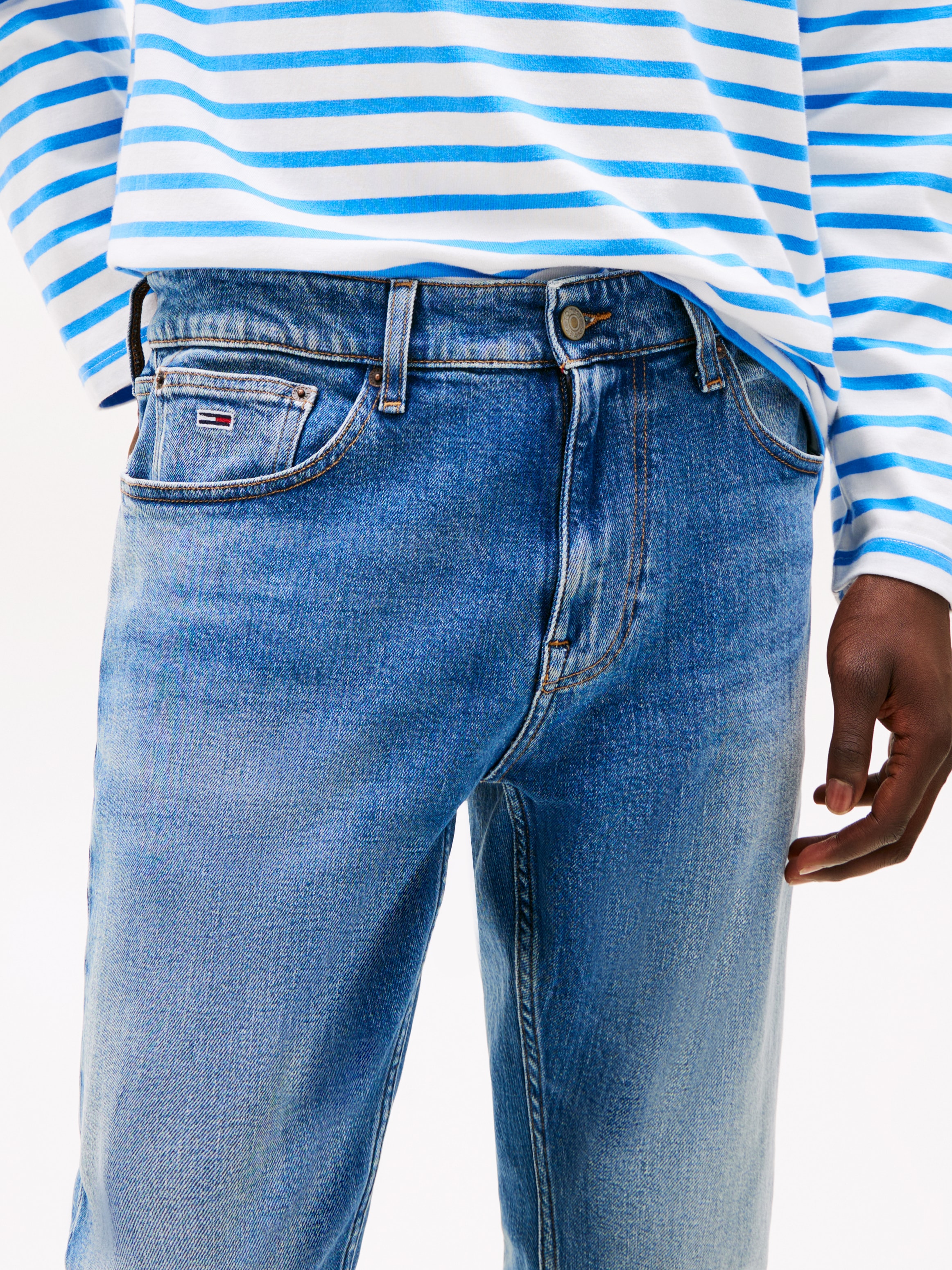 Tommy Jeans Slim-fit-Jeans »Austin Slim Tapered«, zum Knöchel hin schmaler werdende Jeans mit mittlerer Leibhöhe