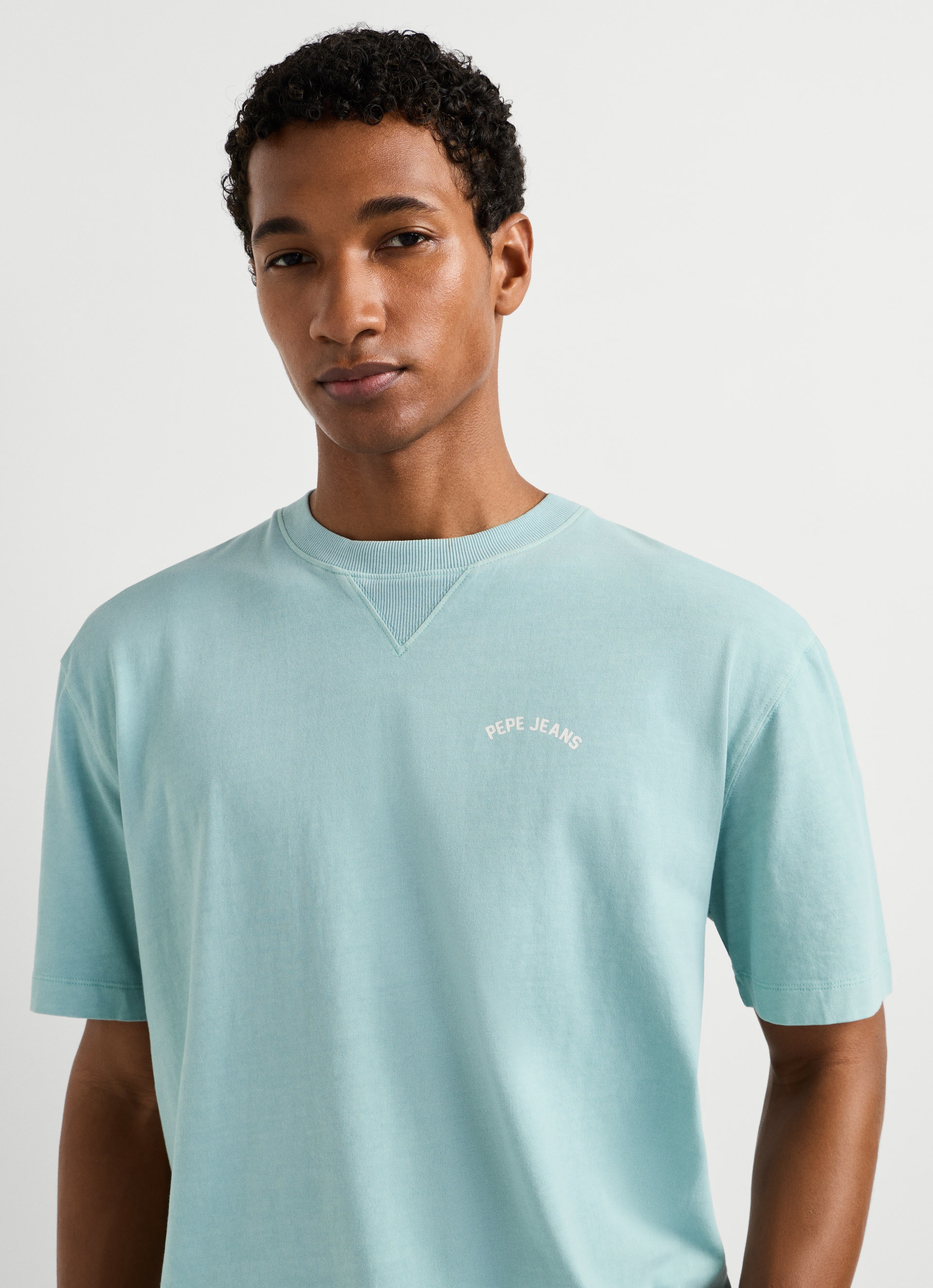 Pepe Jeans T-Shirt »JOHN TEE« mit V-Naht am Rundhals