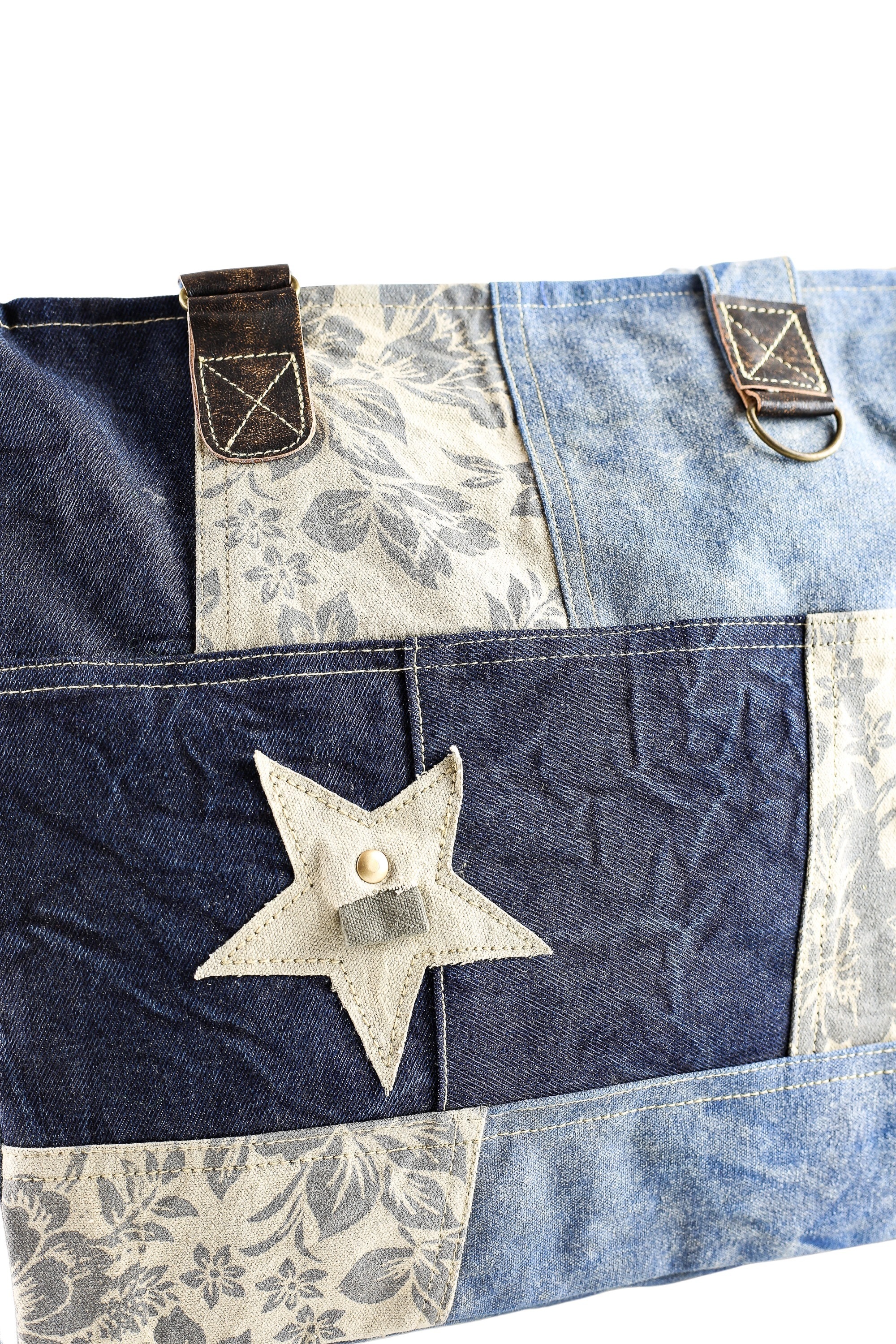 COLLEZIONE ALESSANDRO Schultertasche »Blume«, aus Jeans Stoff mit Blumen und Sternmotiv