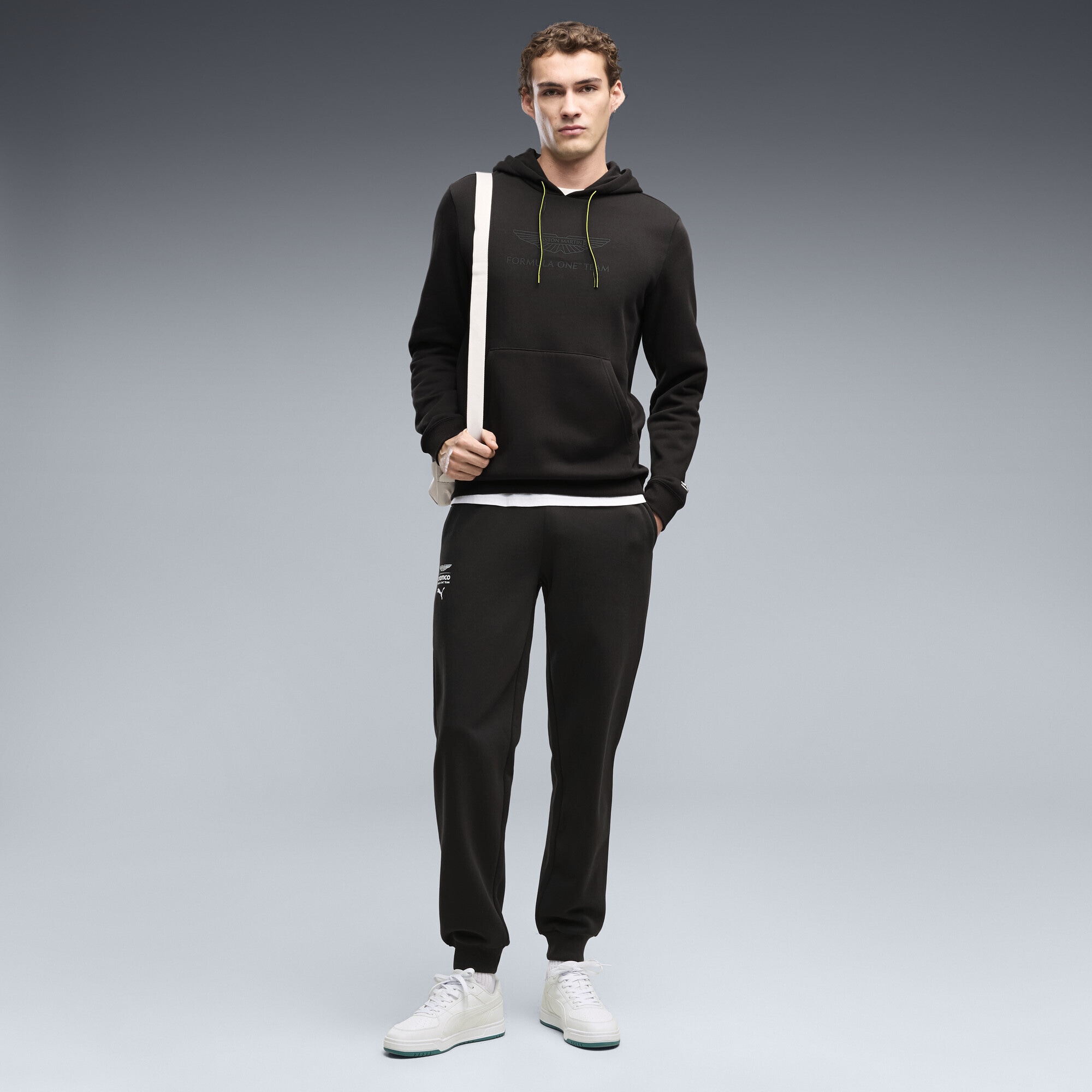 PUMA Sporthose »PUMA x ASTON MARTIN ARAMCO F1® TEAM Essentials Jogginghose«
