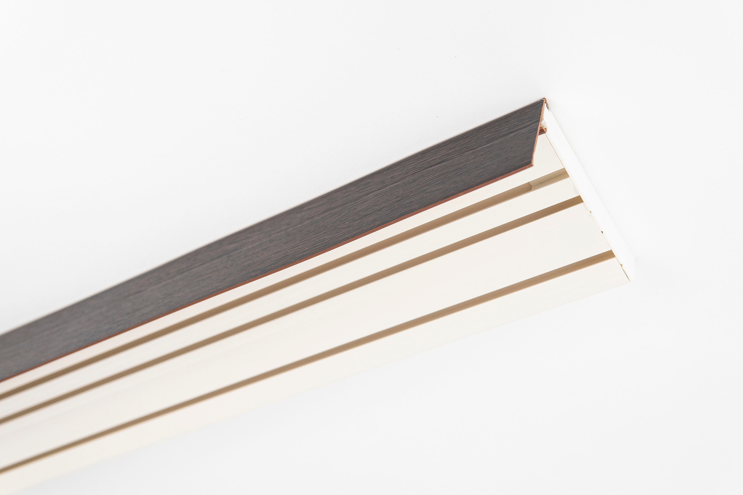 GARESA Gardinenschiene »Kunststoffschiene mit Blende«, 3 läufig-läufig, Wunschmaßlänge, Deckenmontage, verlängerbar, einfache Montage, schlicht
