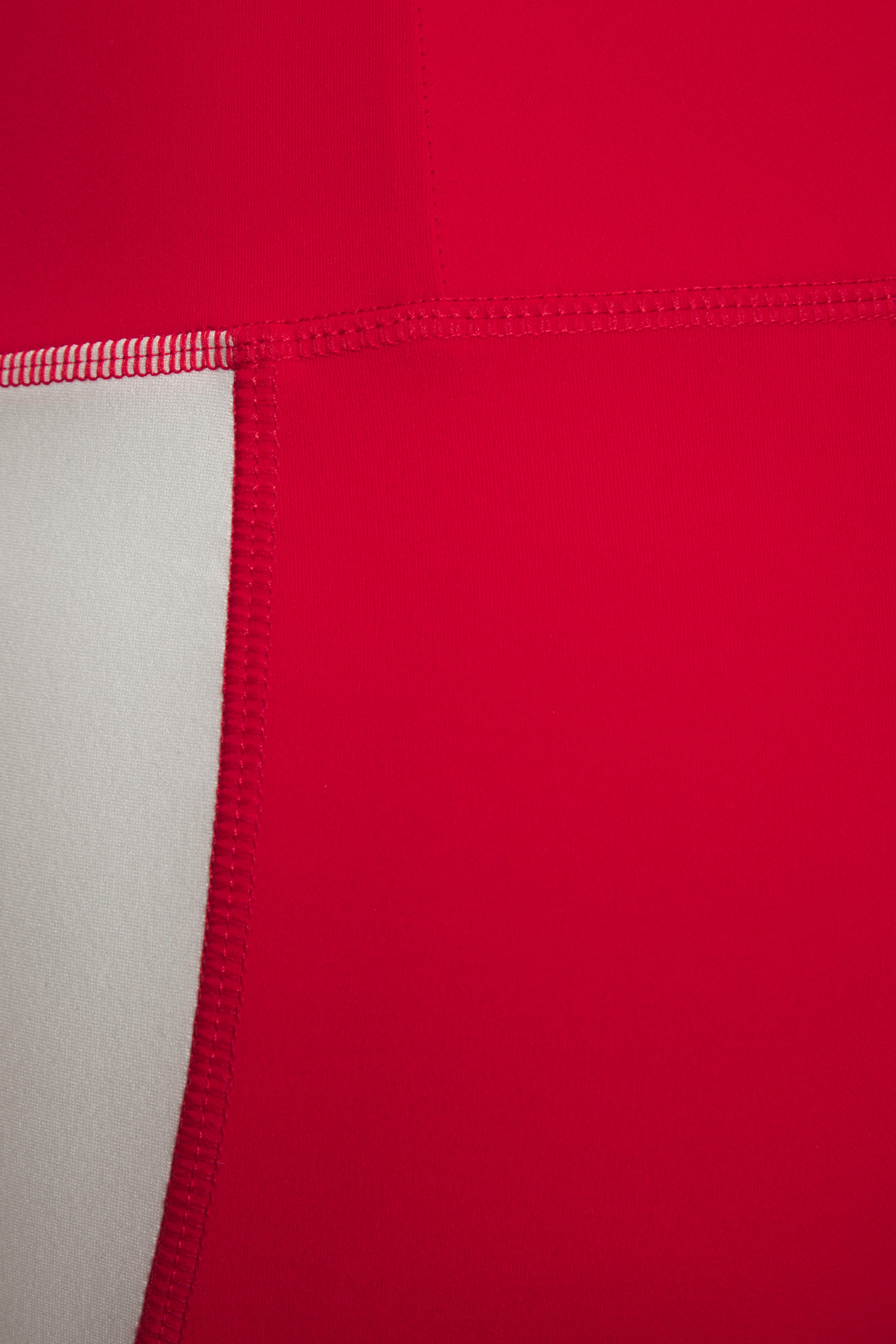 LASCANA ACTIVE Caprihose, mit seitlichem Kontrasteinsatz