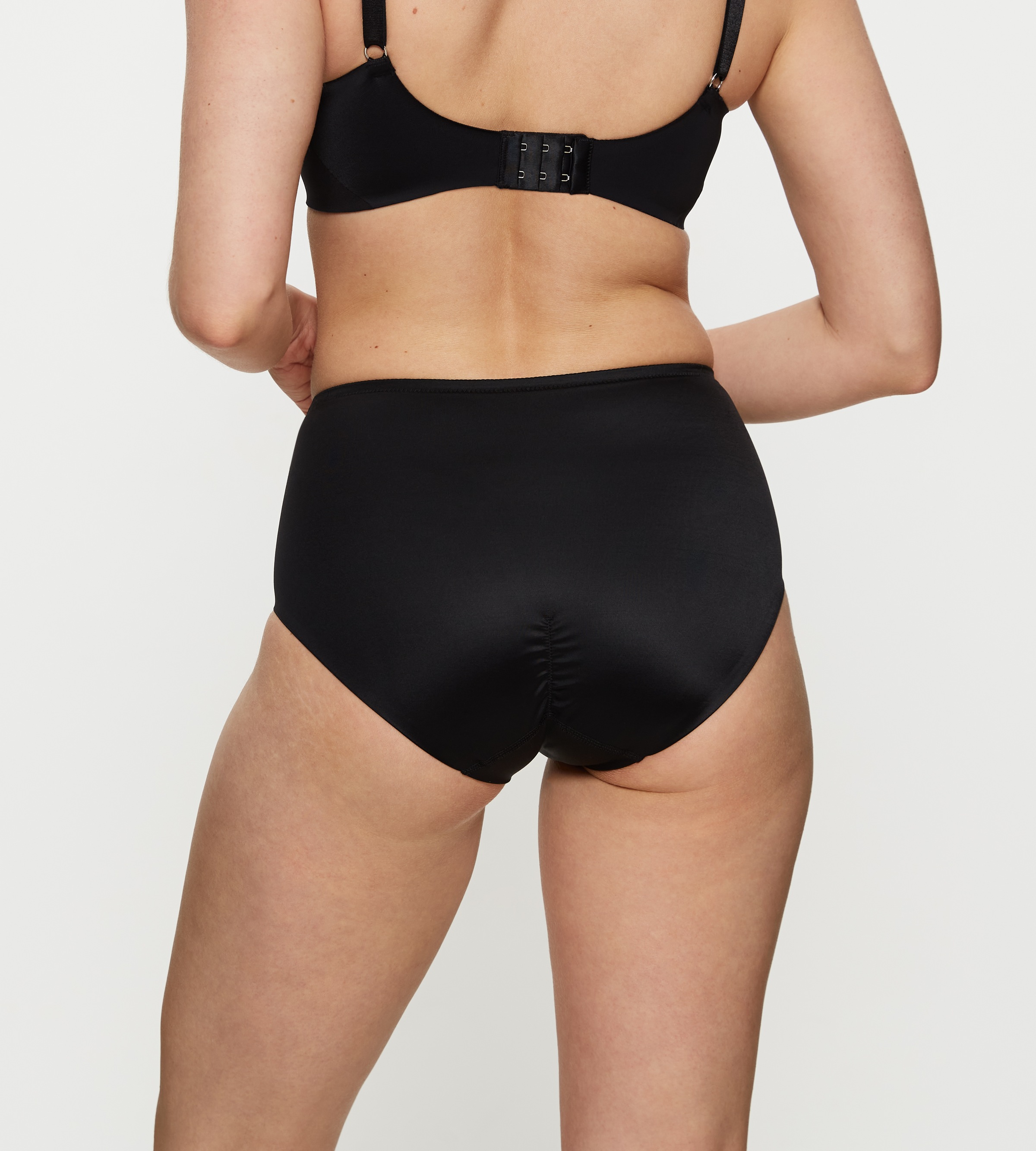 Triumph True Shape Sensation Shaping Slip Black 48 8