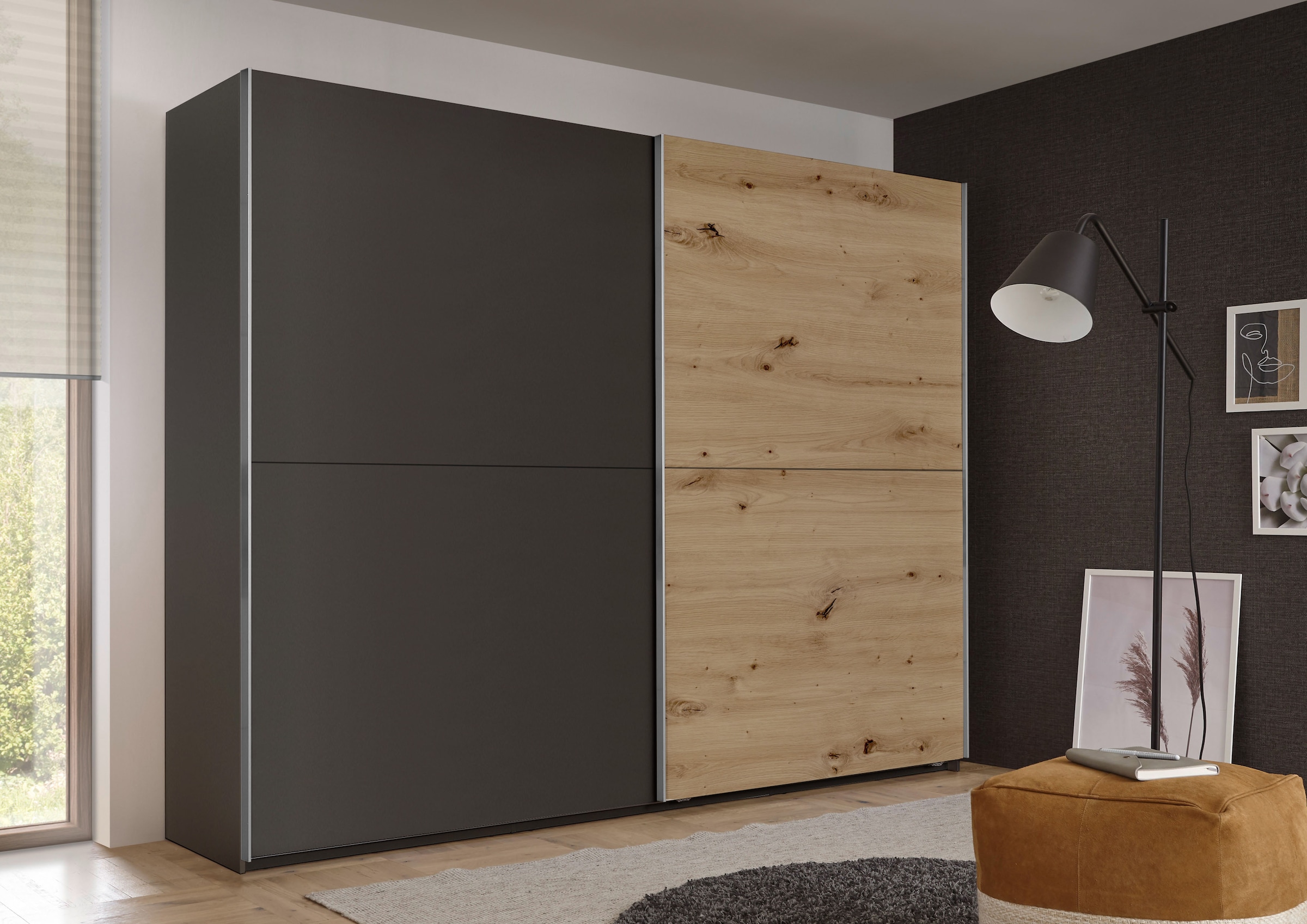 Schlafkontor Schwebetürenschrank »Mesio, 2-türiger Kleiderschrank, Schiebetürenschrank mit viel Stauraum«, inklusive Hoteleinteilungen außen und Einlegeböden oben