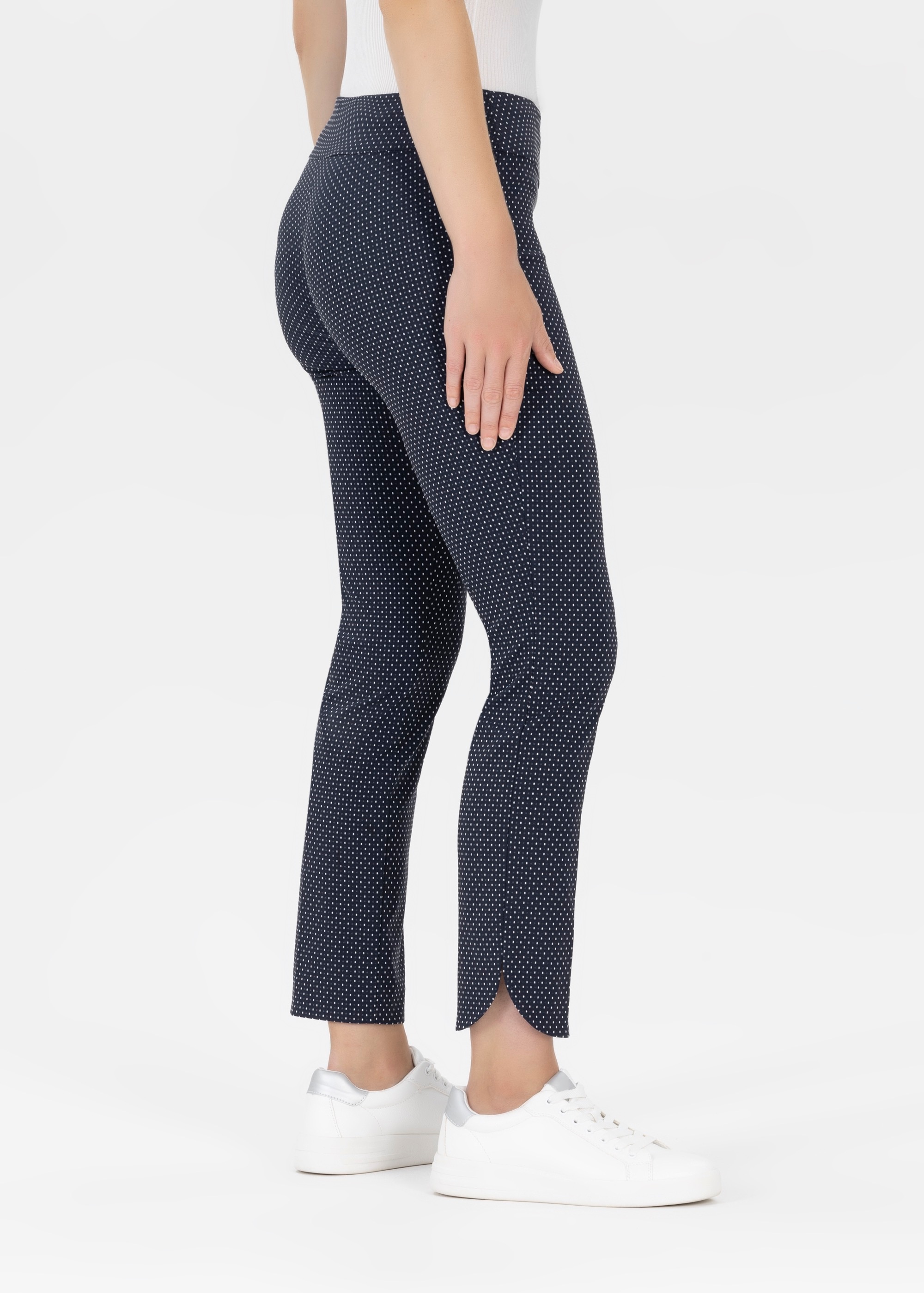 Thumbnail - Stehmann Schlupfhose "Ina" Allover-gepunktet, 7/8-Länge und seitliche Schlitze
