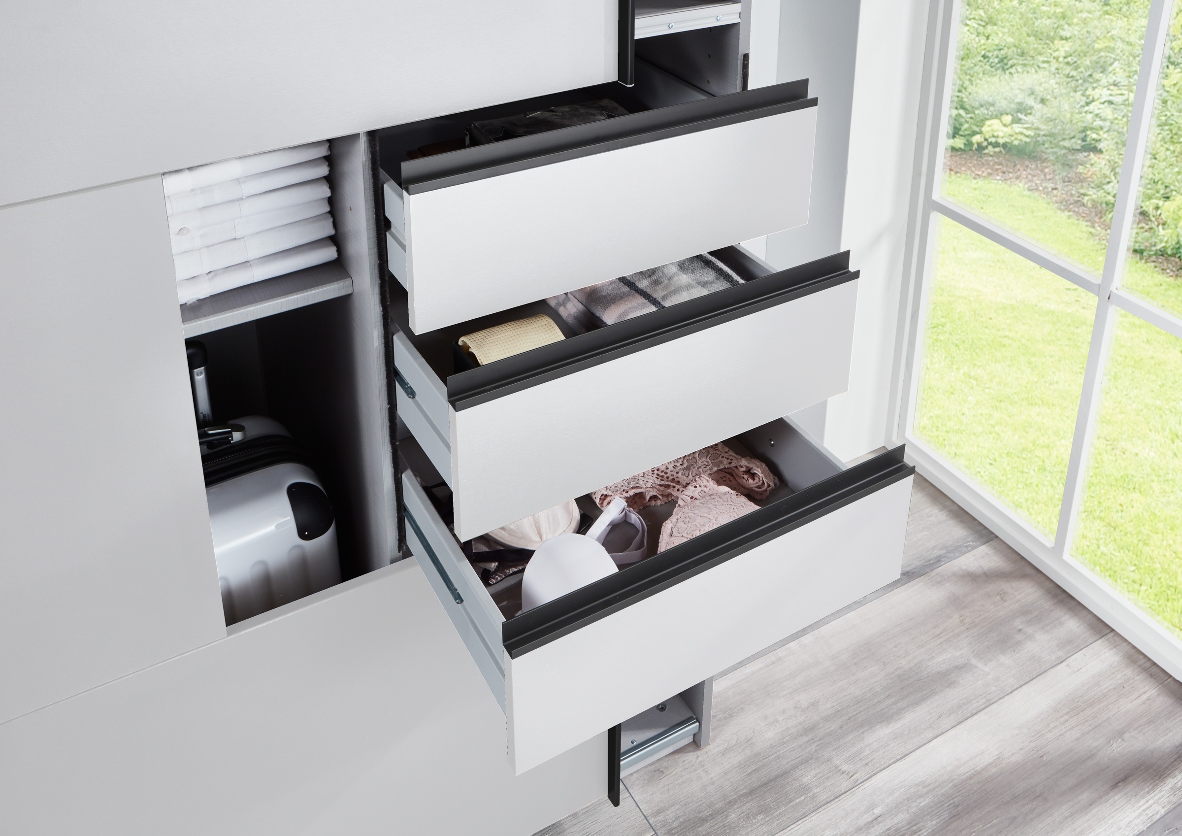Wimex Schwebetürenschrank »Leonberg, Kleiderschrank mit 6 Schubladen«, mit graphitfb.Glasfront, 270cm breit, 208cm hoch