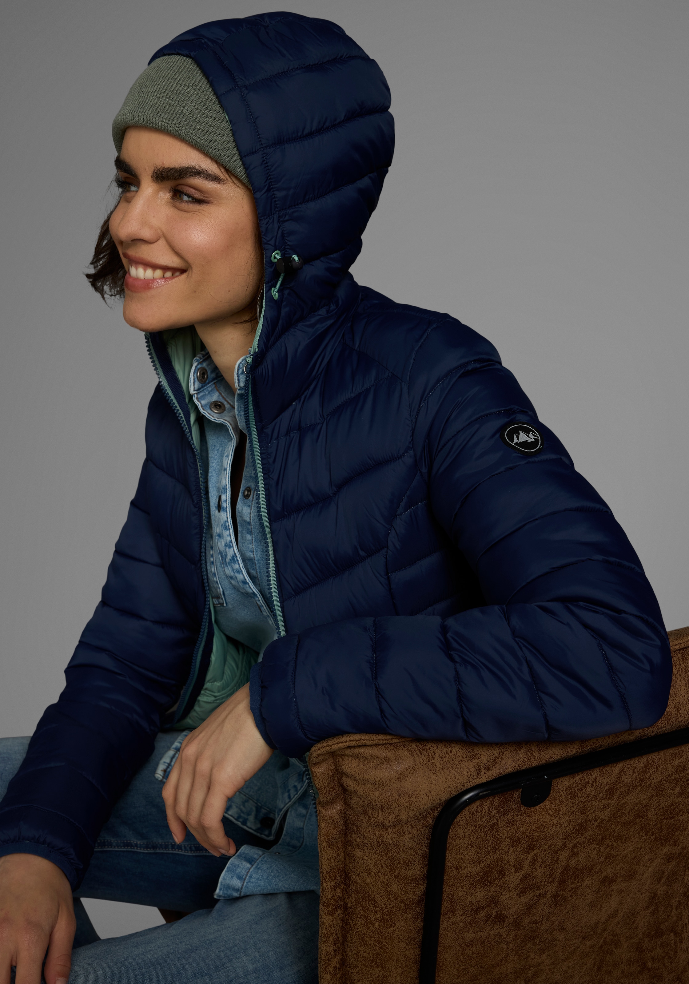Polarino Steppjacke, mit Kapuze, für kühle Tage, aus leichtem Webmaterial, wasserabweisend