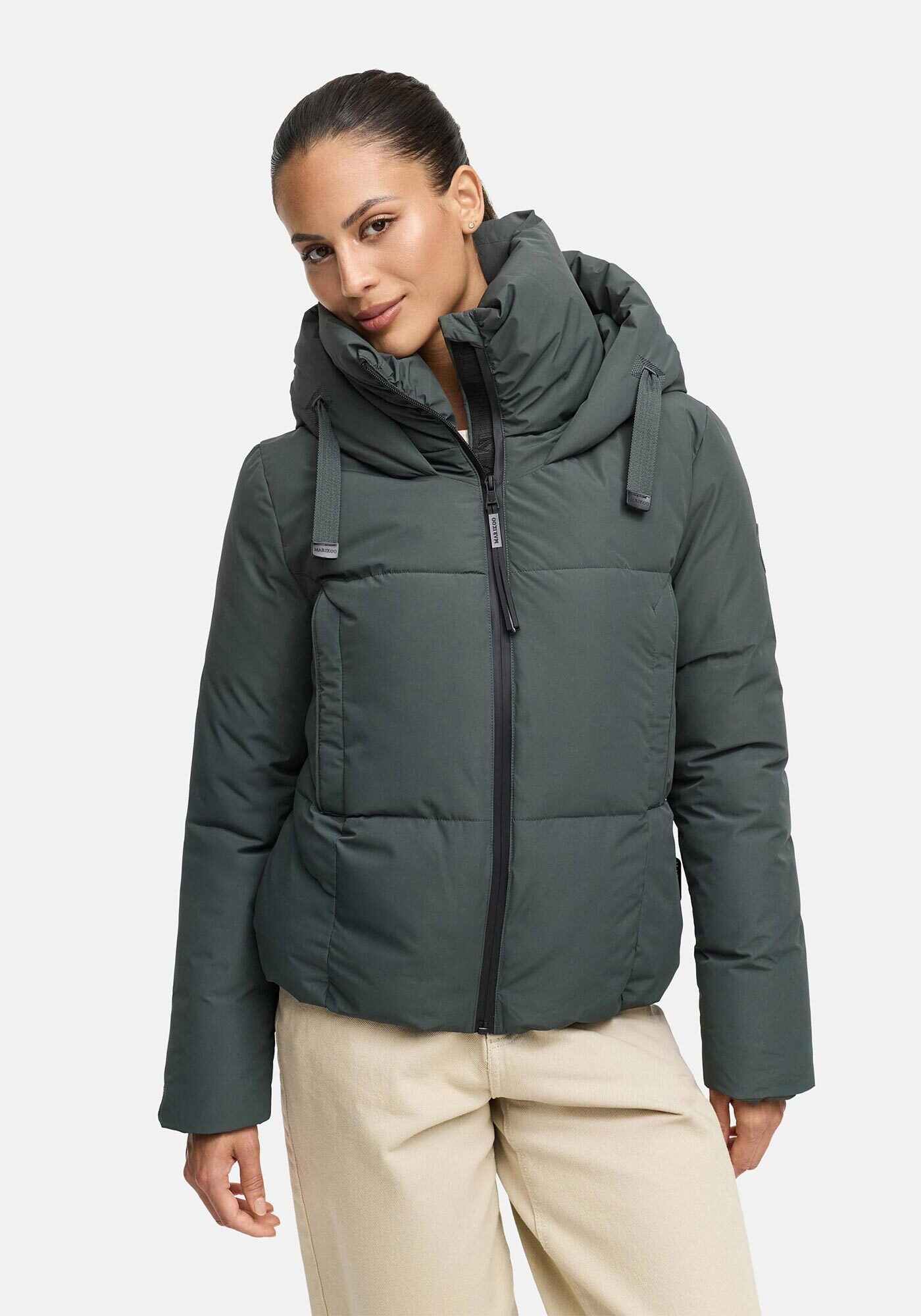 Marikoo "Ninikaa" kurze Winterjacke mit extra hohem Windschutzkragen