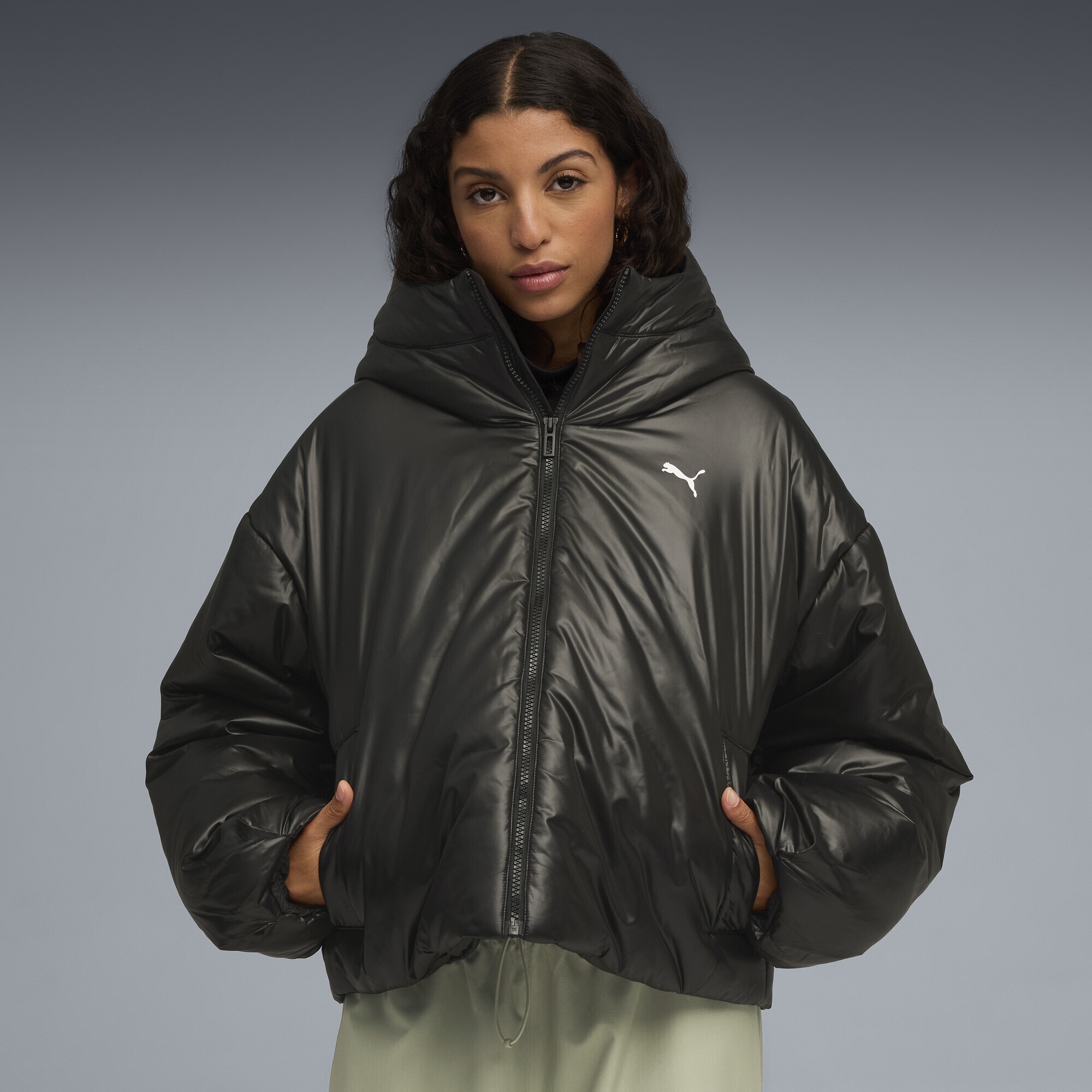 PUMA Winterjacke »Wardrobe Essentials Shiny Wattierte Kapuzenjacke Damen«