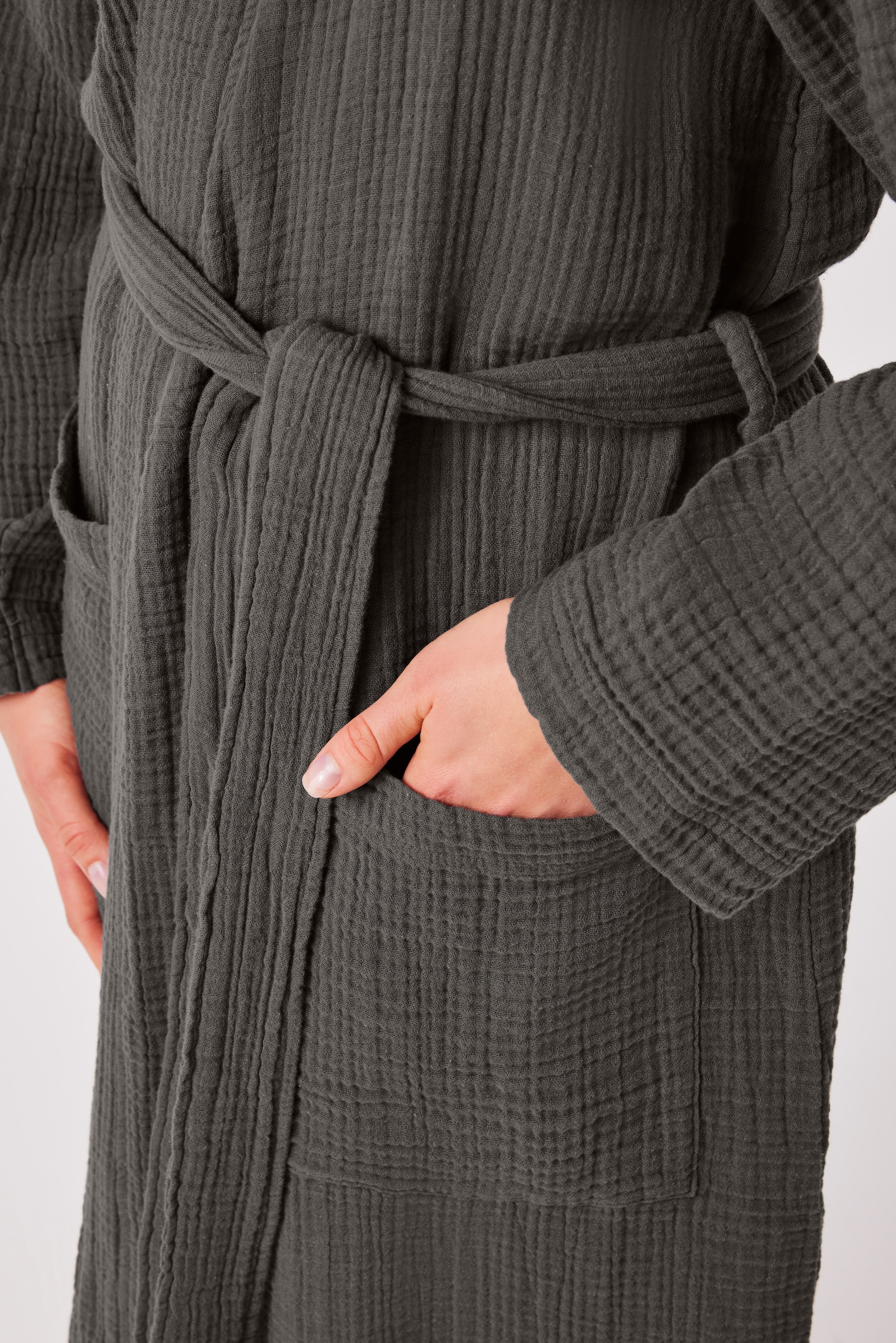 my home Bademantel »Juna Musselin, ideal für Sauna & Spa, Hotelbademantel, Morgenmantel« 1 Stk. modern, leichte Qualität, 100% Baumwolle