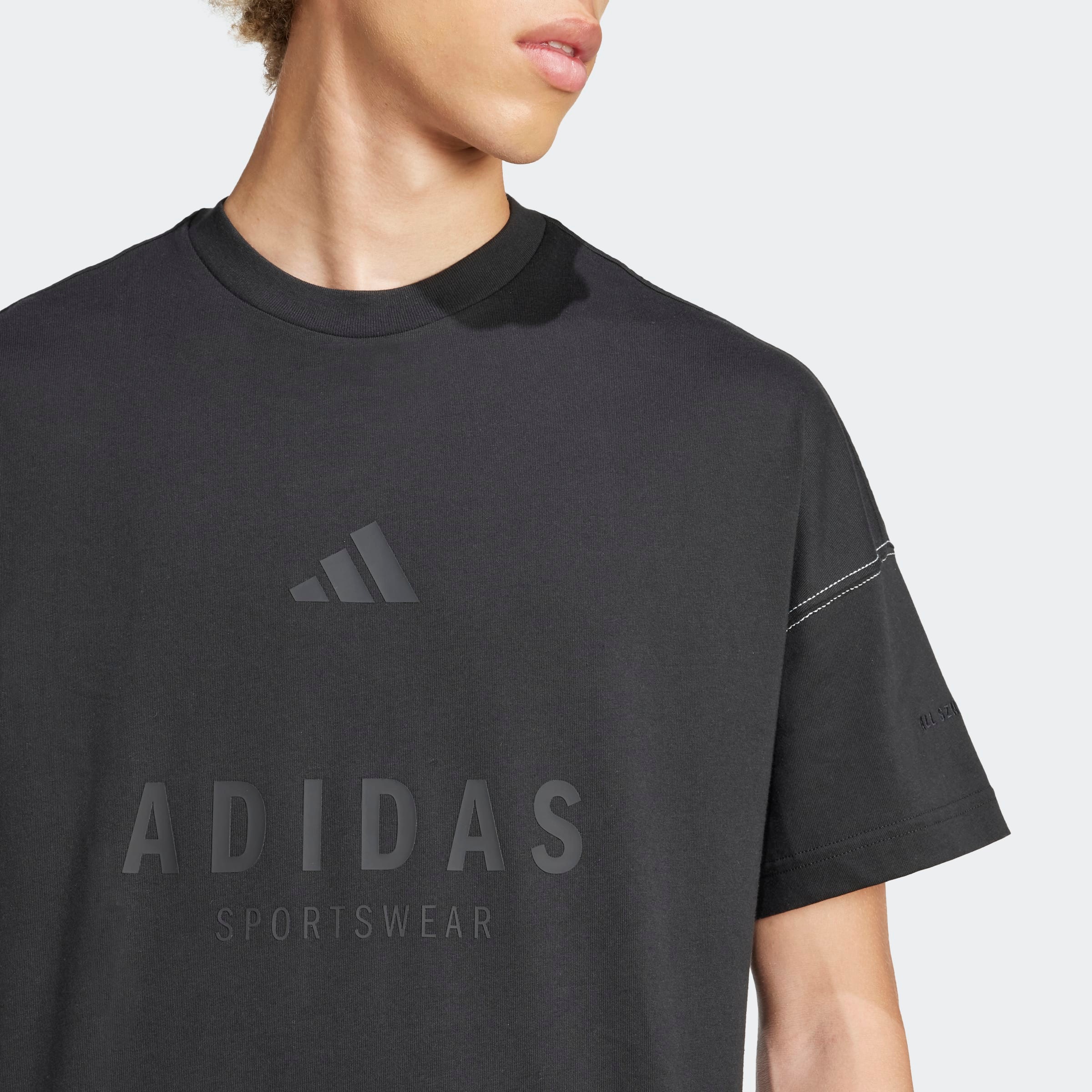 Thumbnail - adidas Sportswear T-Shirt "M A SZN G T" sportliche Passform, Rundhalsausschnitt, mit Logo auf der Brust
