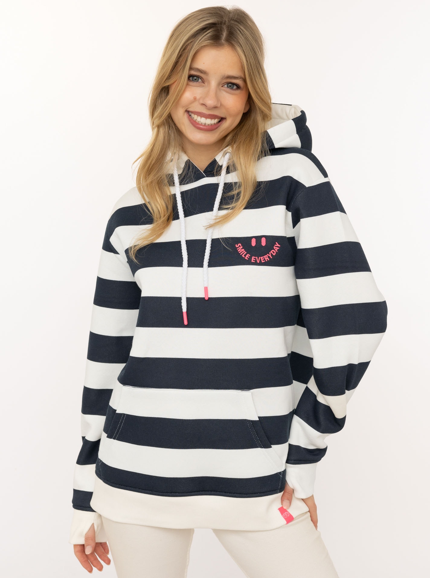 Zwillingsherz Hoodie »"Streifen Smile Everyday"«, Blockstreifen, pinke Stickerei, Kängurutasche, Kapuze
