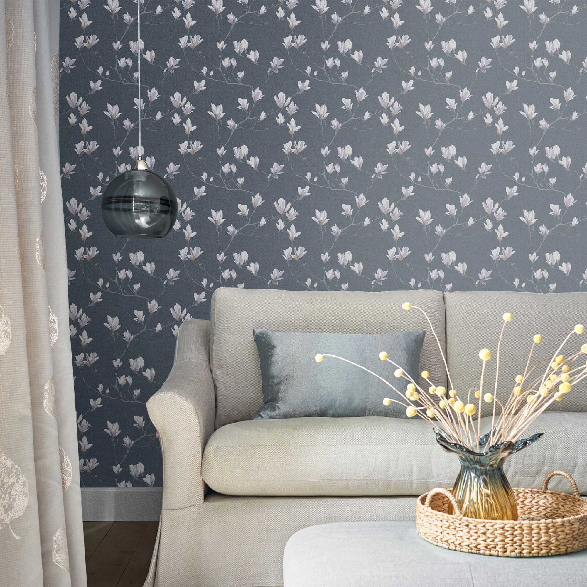 LAURA ASHLEY Vliestapete »Magnolia Grove« floral | gemustert FSC® zertifiziert, mit lebhaftem Druck, 10 Meter Länge