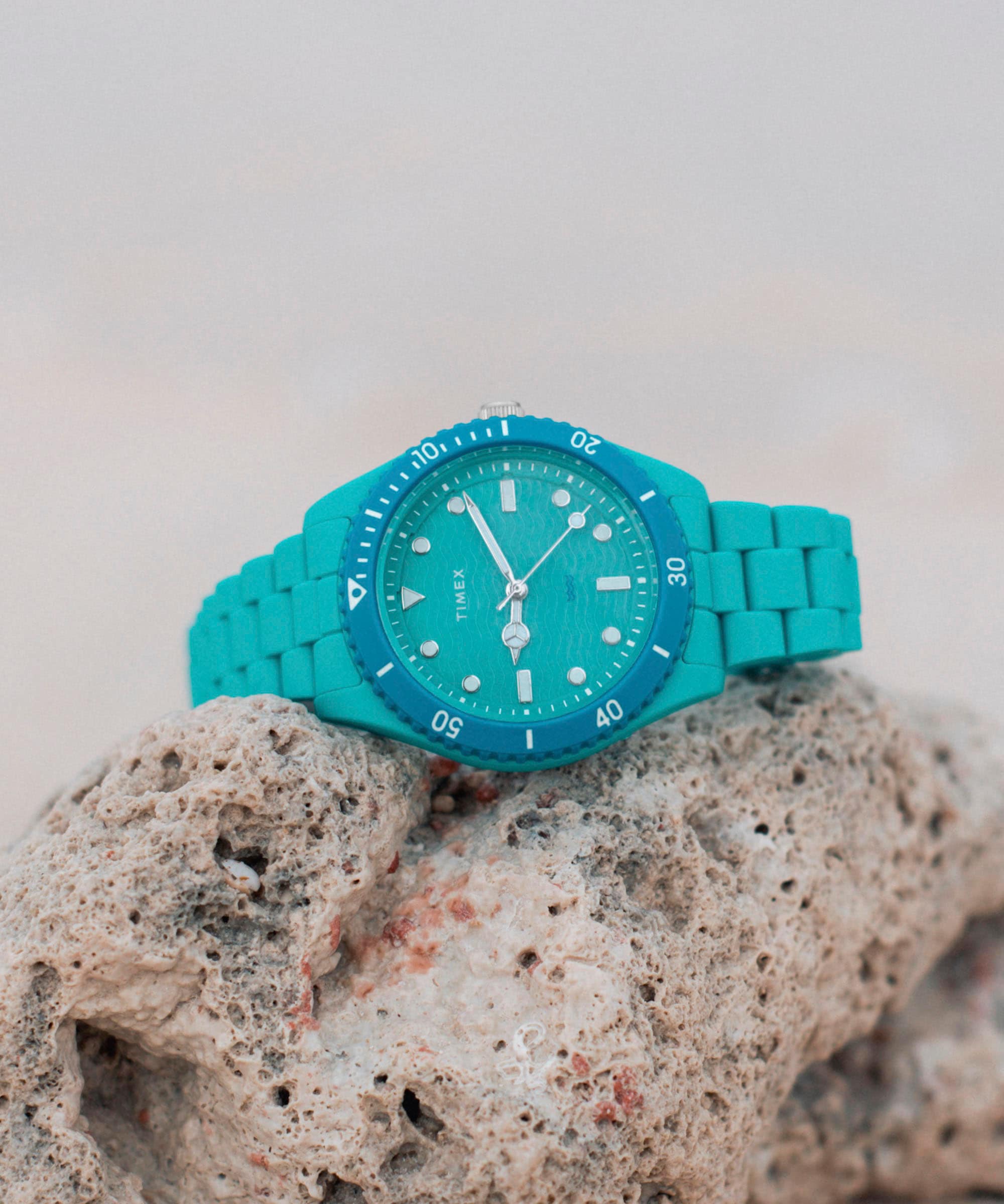 Timex Quarzuhr »LEGACY 37 mm«, Armbanduhr, Damenuhr,Kunststoffarmband, Leuchtzeiger