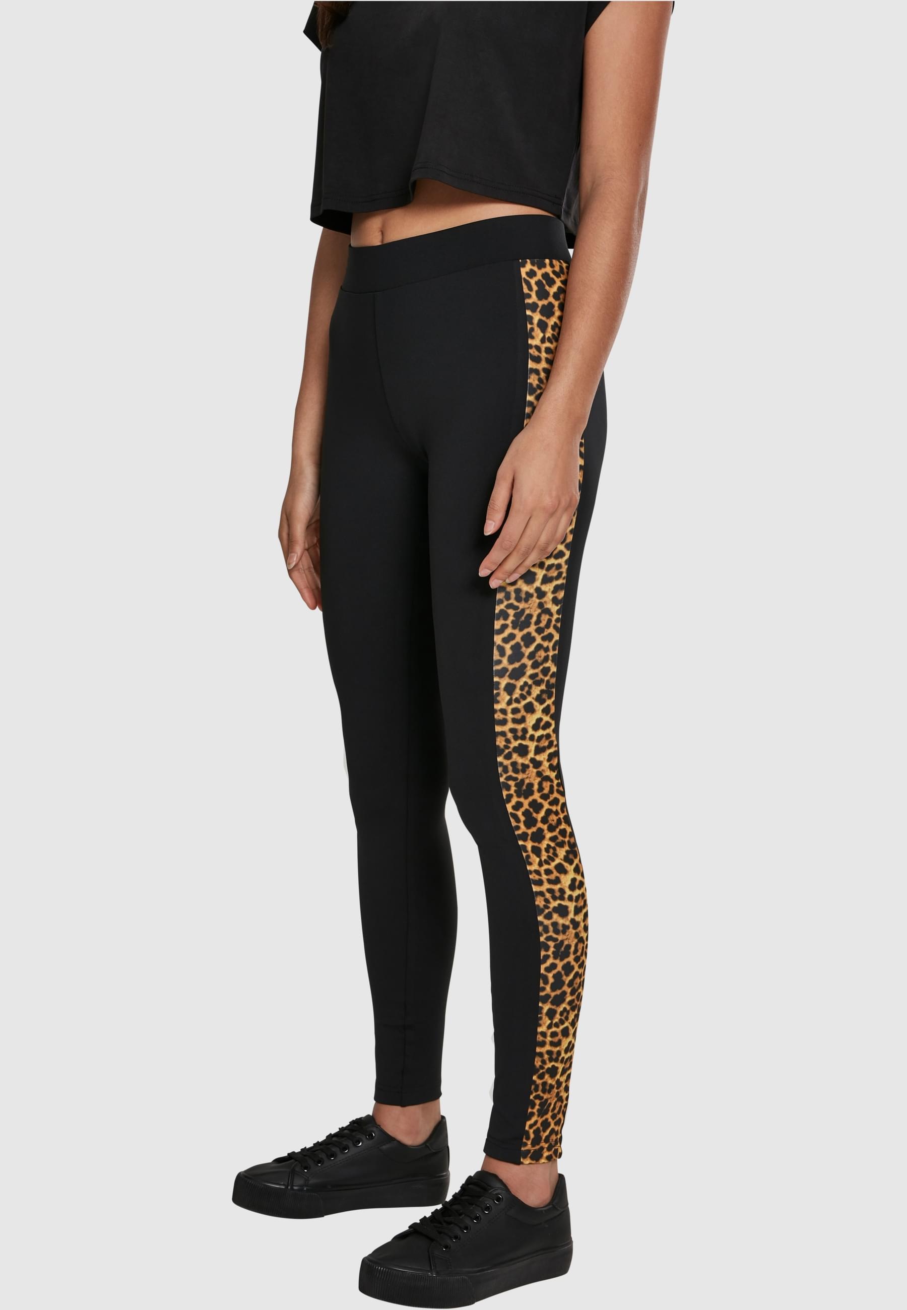 URBAN CLASSICS Leggings »Urban Classics Damen Ladies Side Striped Pattern Leggings«, (1 tlg.)