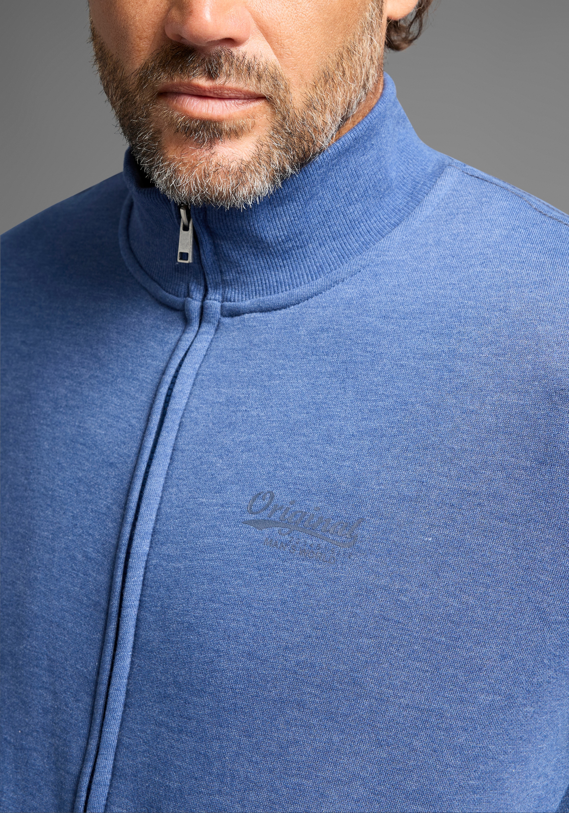 Man's World Sweatjacke, Stehkragen und dezentem Logodruck