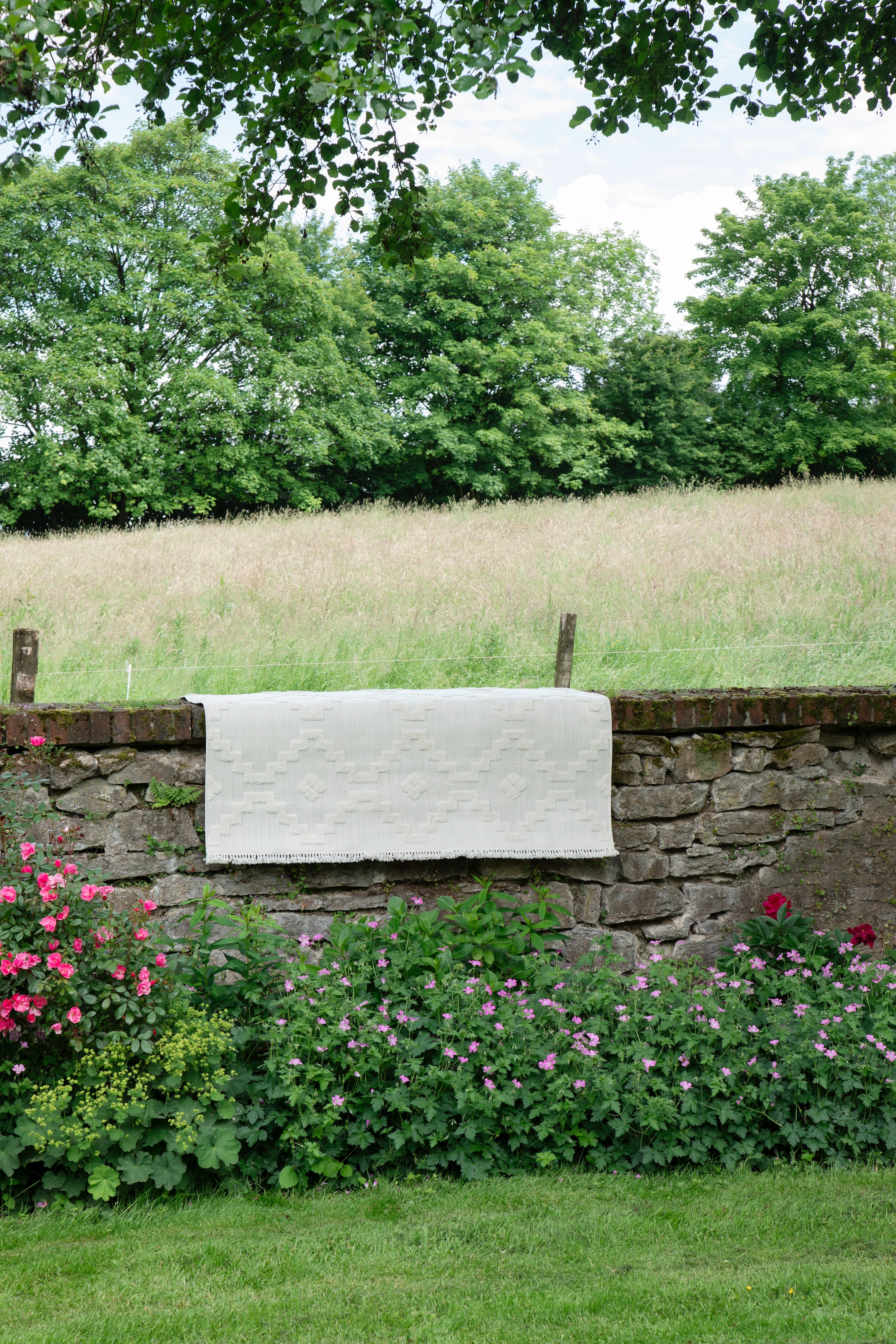 SCHÖNER WOHNEN-Kollektion Teppich »Summer 6352« rechteckig 6 mm Höhe In- und Outdoor geeignet, Hoch Tief Struktur, Robuster Teppich