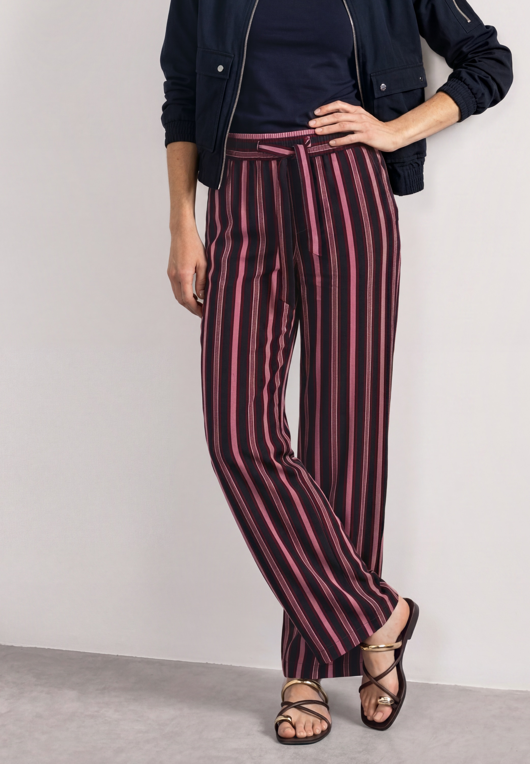 STREET ONE Stoffhose "Style Emee" Sommerhose im Loose Fit / mit Streifen