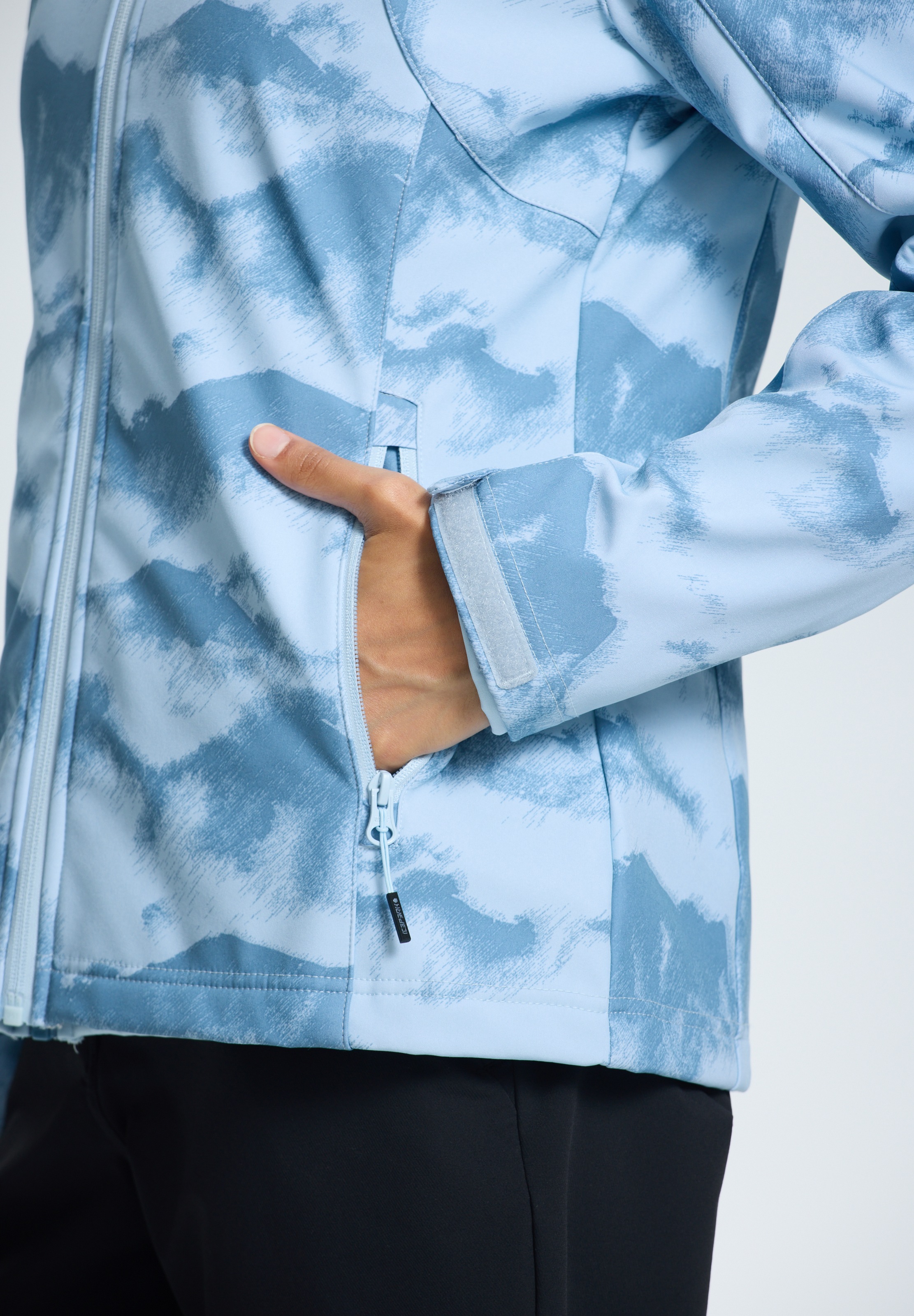 Thumbnail - Icepeak Softshelljacke "BLAKELY" 1 Stk. tlg. für vielseitige Outdoor-Aktivitäten, atmungsaktiv mit 3000 g/m²/24h