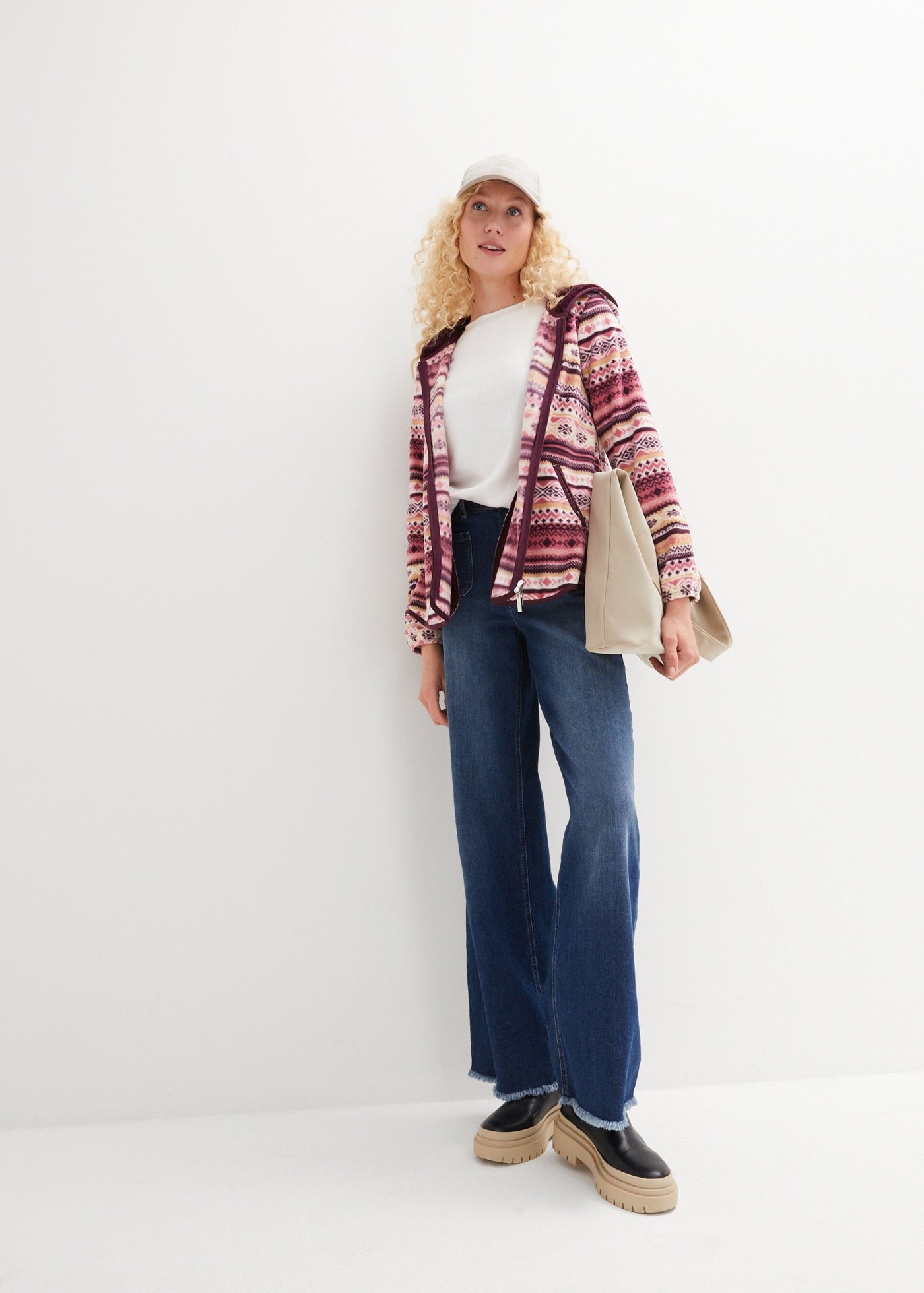 bonprix Fleecejacke »Kapuzen-Fleecejacke mit Norweger-Muster« mit Kapuze Winterjacke als Kapuzen-Fleecejacke mit Norweger-Muster